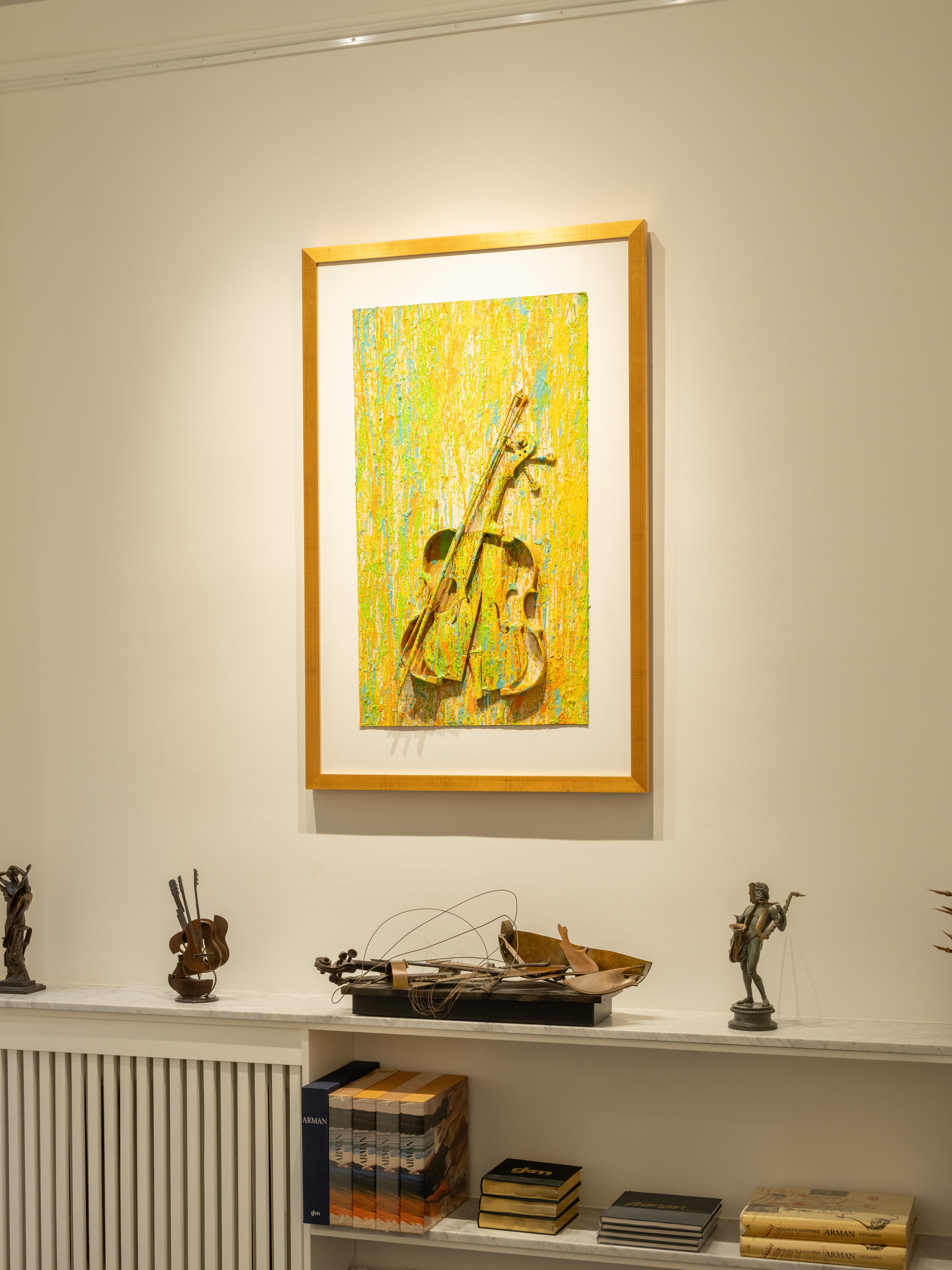 Eine schreiende Farbe (Orange), Figurative Painting, von Arman