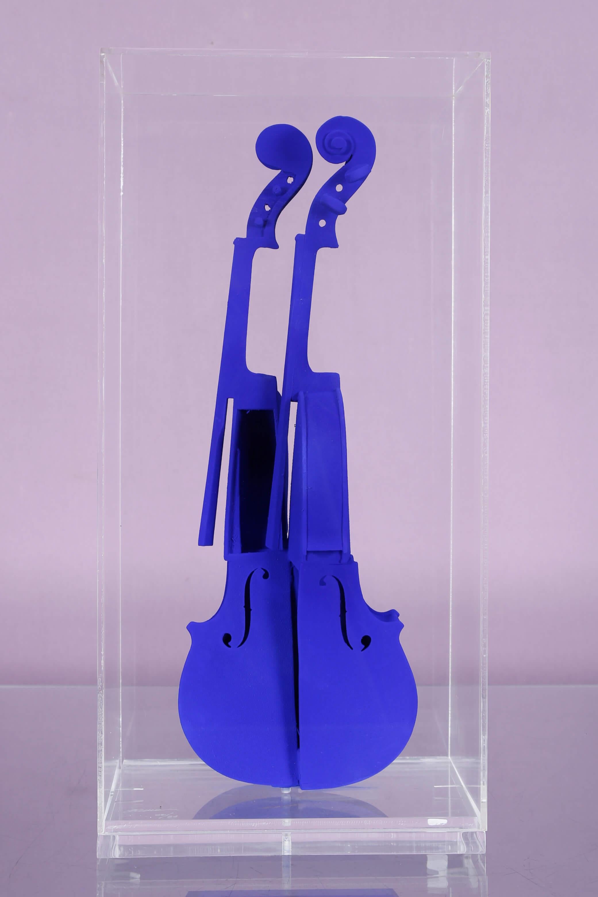 Arman 
1996
Cut of violin, wood, and blue pigment in a Plexiglas box
Edition of 90 from I/XC to XC/XC + 9 AP from EA I/IX to EA IX/IX
Signed and numbered in the Plexiglas
Recorded at Fondation A.R.M.A.N in Geneva under NR 5400
Recorded at Studio