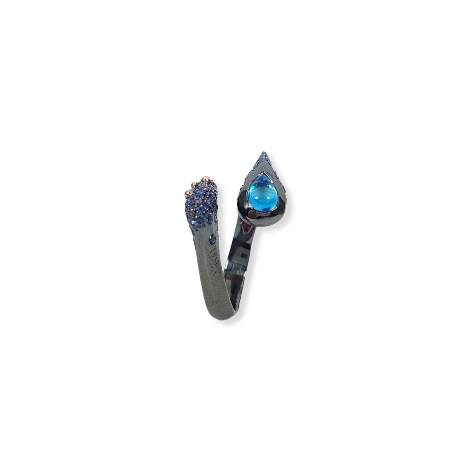 Arman Suciyan Ring aus Silber und Emaille mit blauem Topas, blauem Saphir und Rhodolith im Zustand „Hervorragend“ im Angebot in Paris, IDF