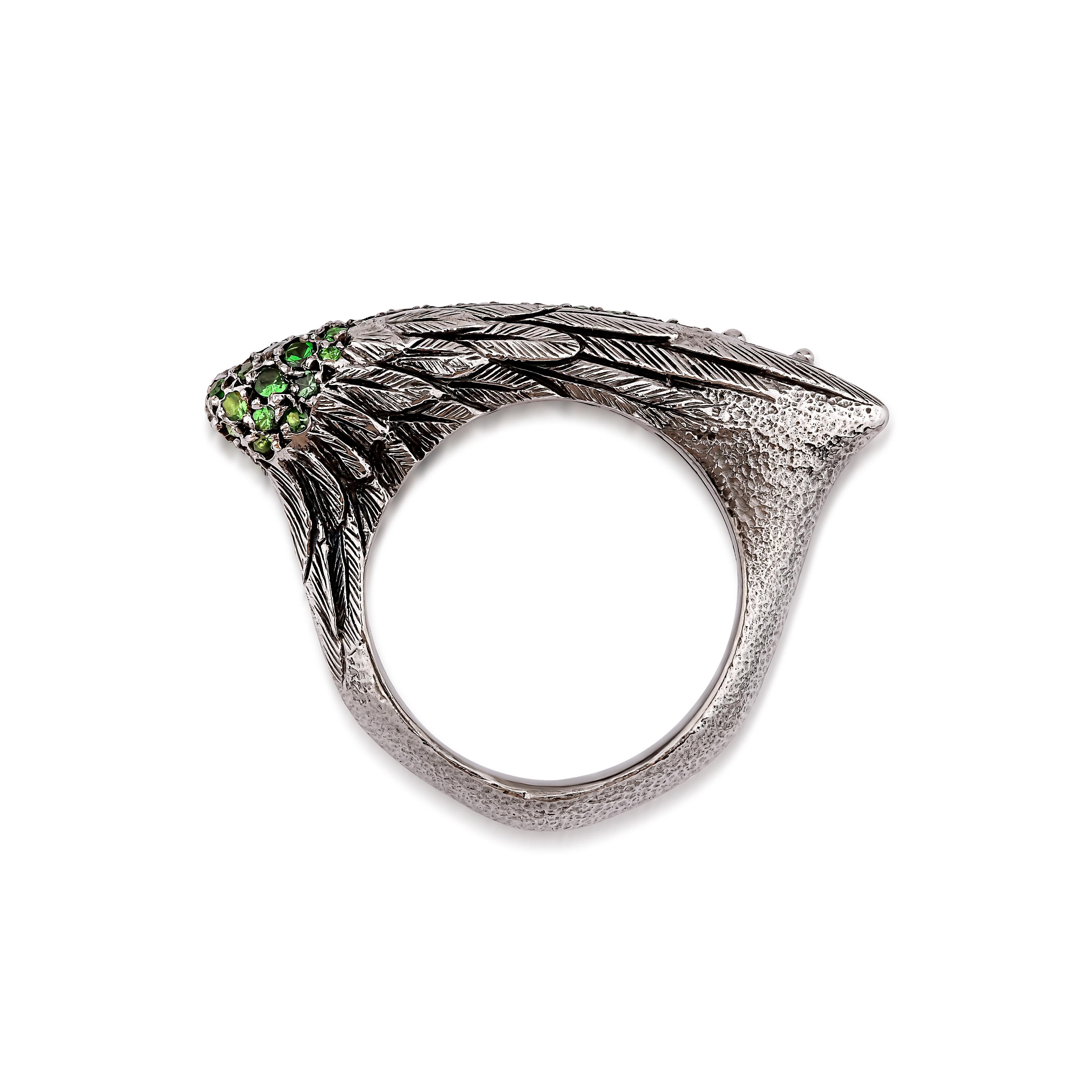 Contemporaneo Anello in argento con tzavorite, zaffiro blu e verde chiaro di Arman Suciyan in vendita