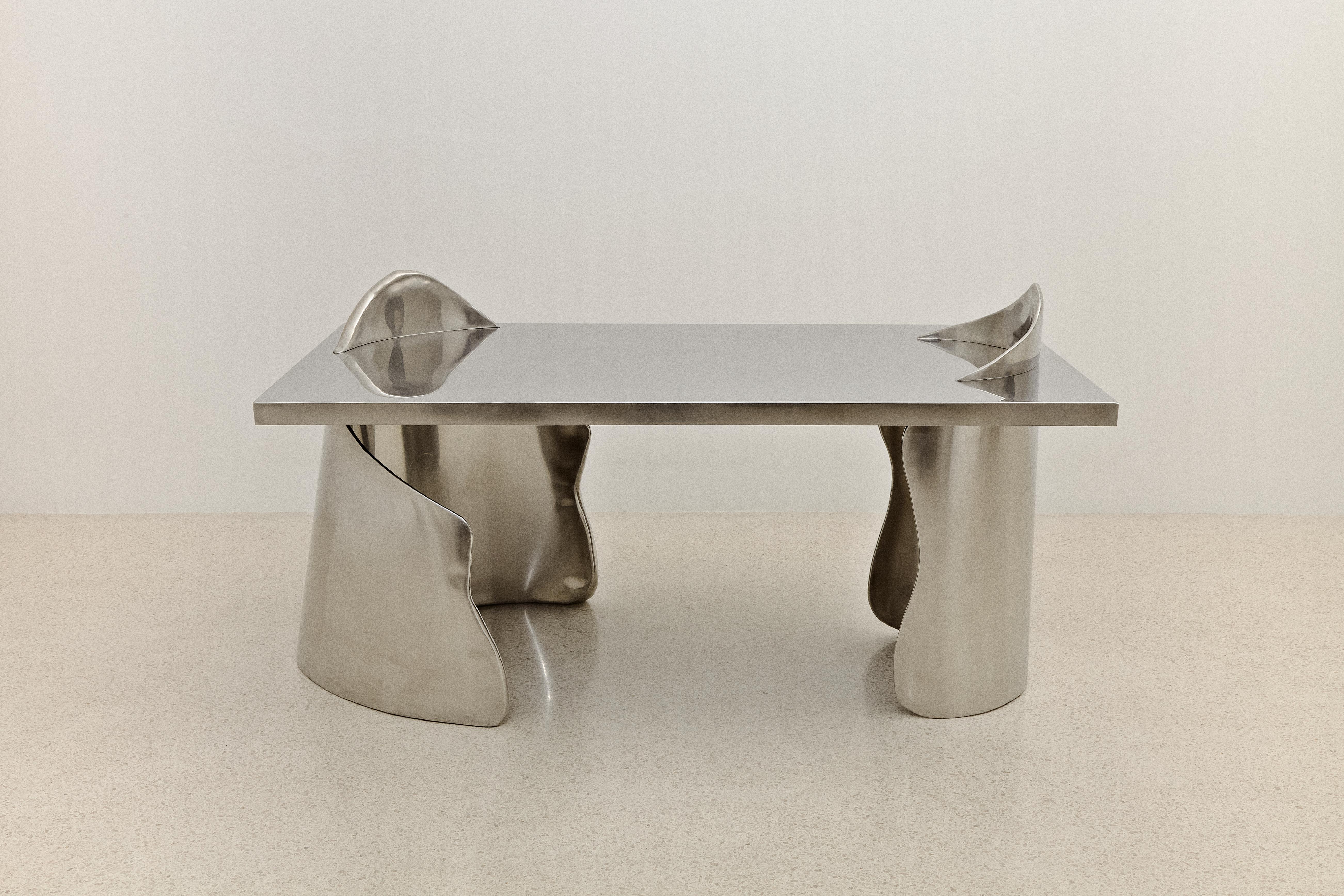 Tavolo da ufficio Armand in acciaio inox di Atelier A Ellery
Edizione limitata di 8 pezzi
Dimensioni: D 90 x L 170 x H 74/92 cm.
Materiali: Acciaio inox.

Disponibile in diverse finiture e materiali. I prezzi possono variare. Contattateci.

Atelier