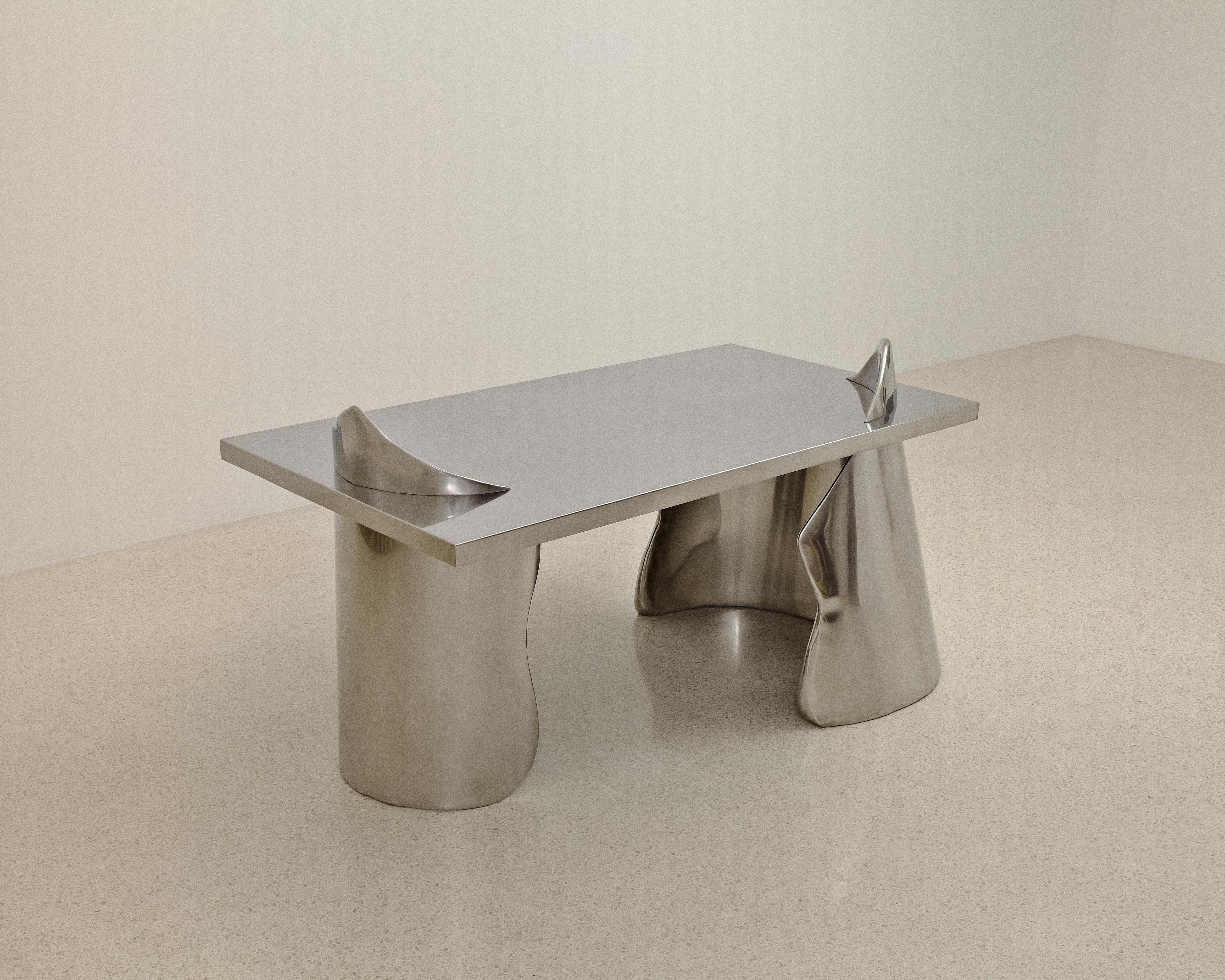 Acciaio inossidabile Tavolo da ufficio Armand in acciaio inox di Atelier A Ellery in vendita