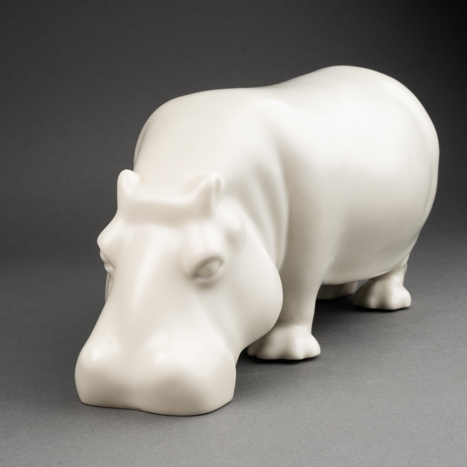 Armand Petersen: „Hippopotamus“, einzigartige bekannte Skulptur aus weißem mattem Porzellan, um 1932 im Zustand „Hervorragend“ im Angebot in SAINT-OUEN-SUR-SEINE, FR