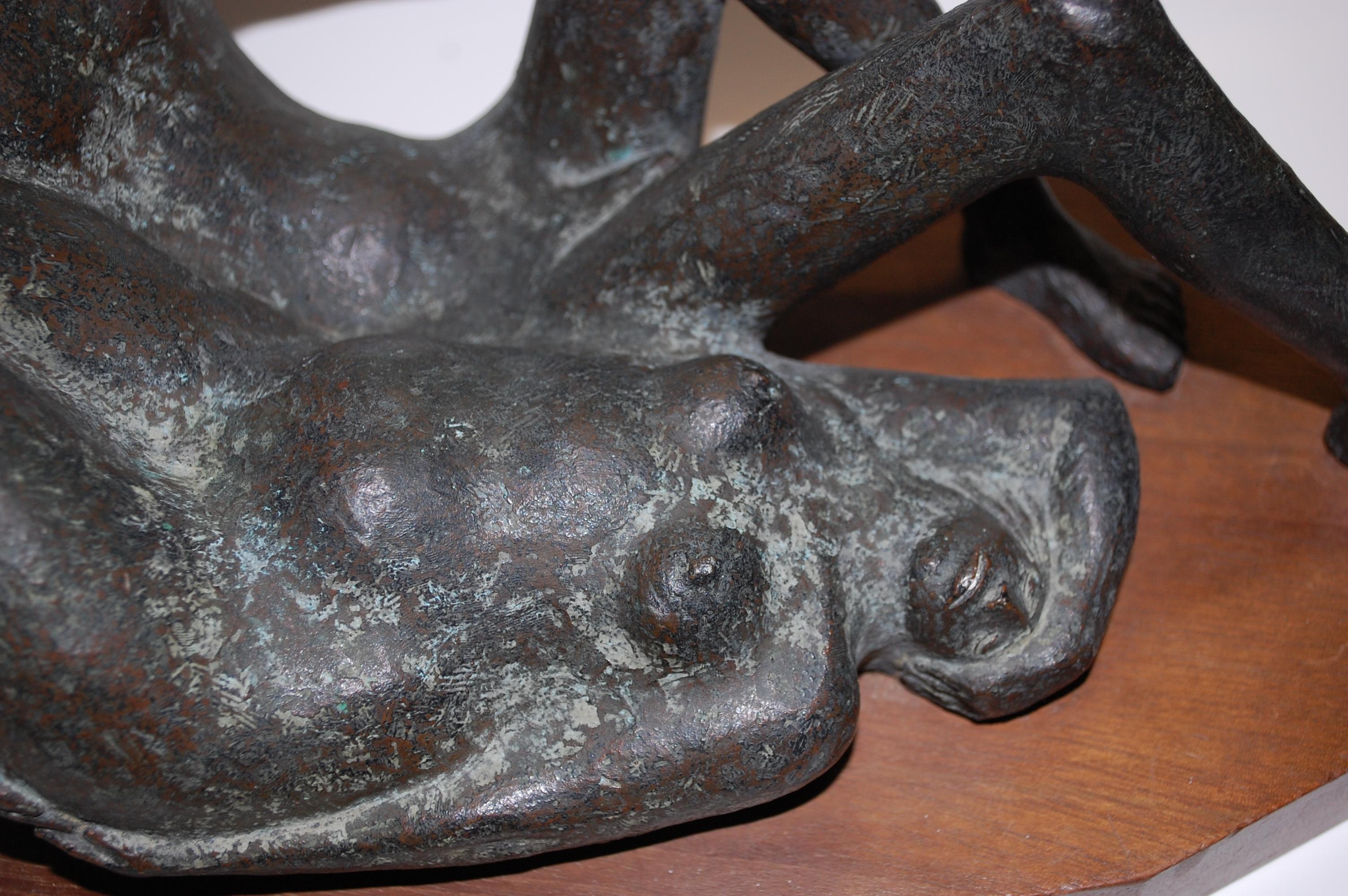 Liebespaar Bronze-Skulptur mit zwei Figuren im Angebot 3