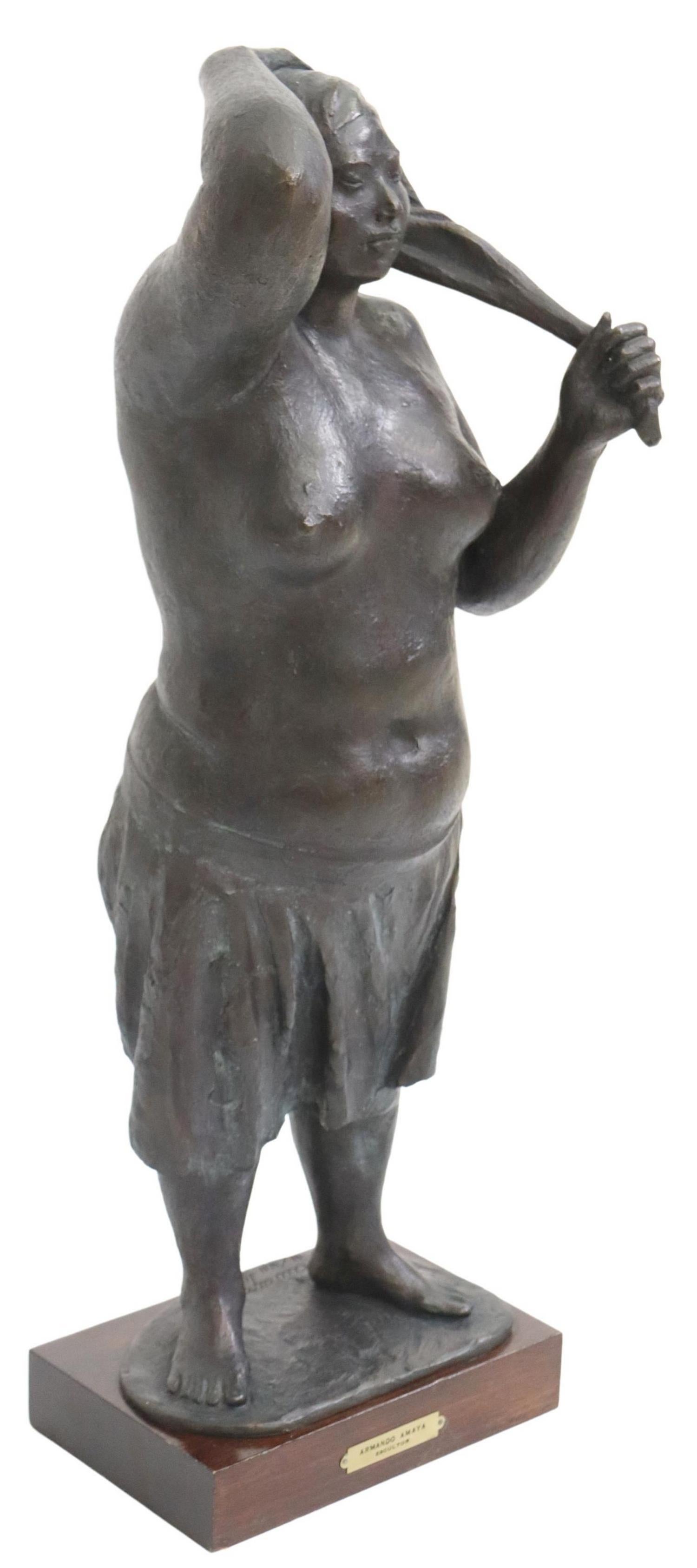 Tehuana Standende Halbakt-Bronze-Skulptur (Moderne), Sculpture, von Armando Amaya