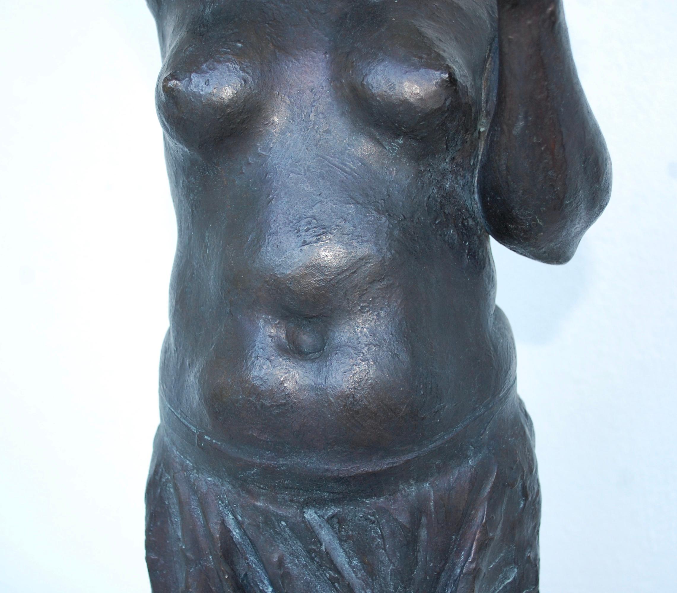 Tehuana Standende Halbakt-Bronze-Skulptur im Angebot 2