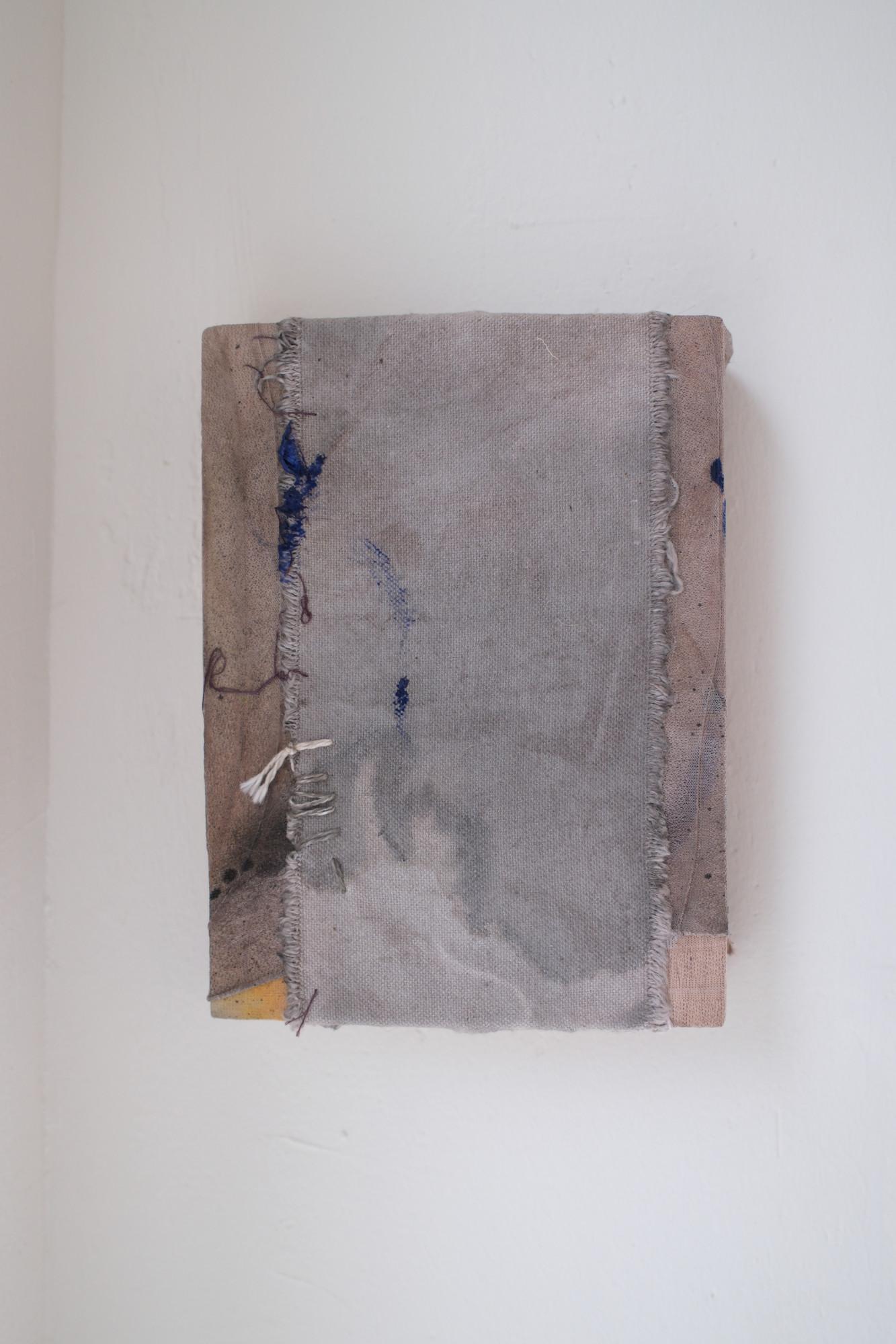 Pequeño cuadro abstracto en tonos azules sobre tela tensada, 2024 - 'Prohairesis'