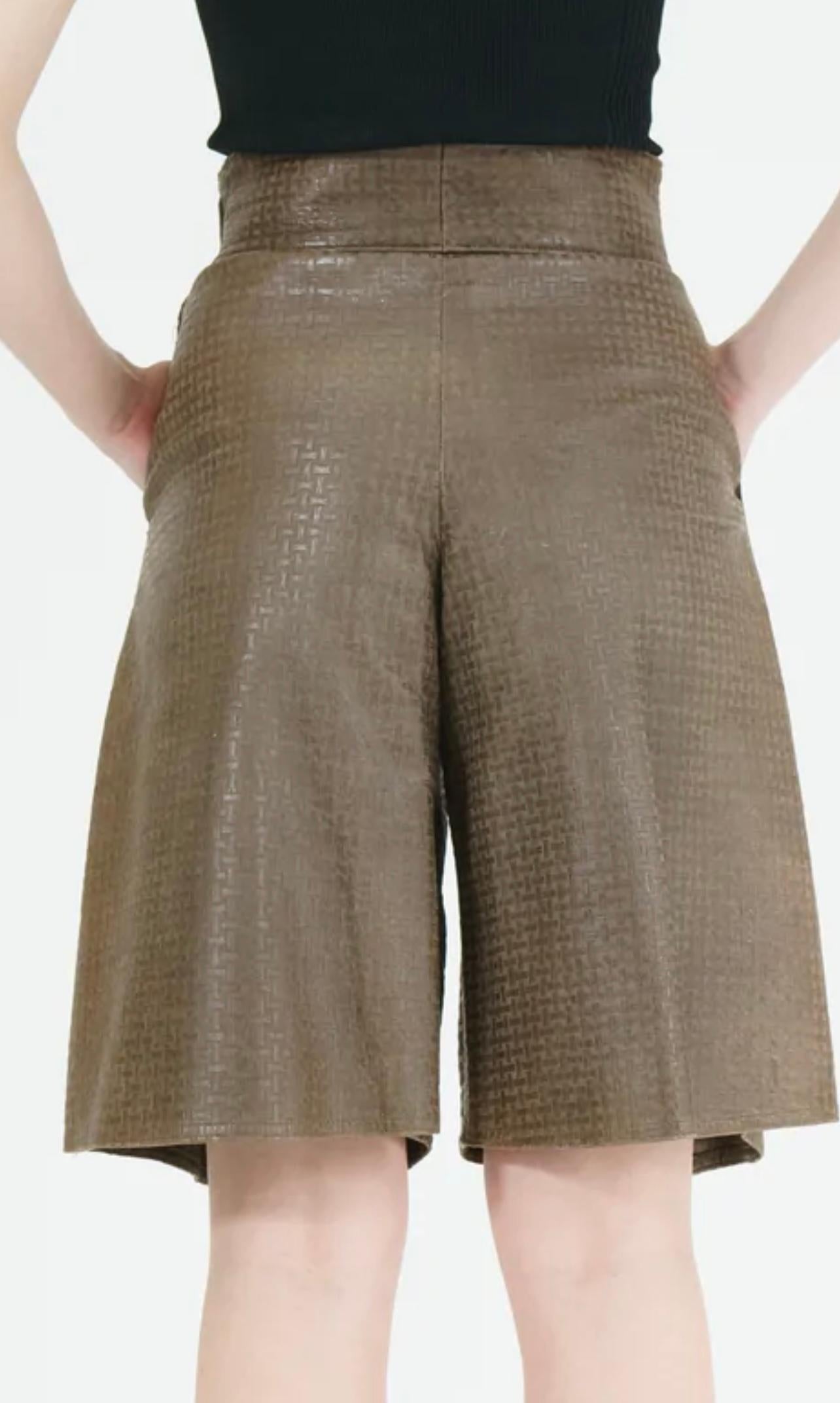 Braune Armani-Leder Shorts im Zustand „Gut“ im Angebot in New York, NY