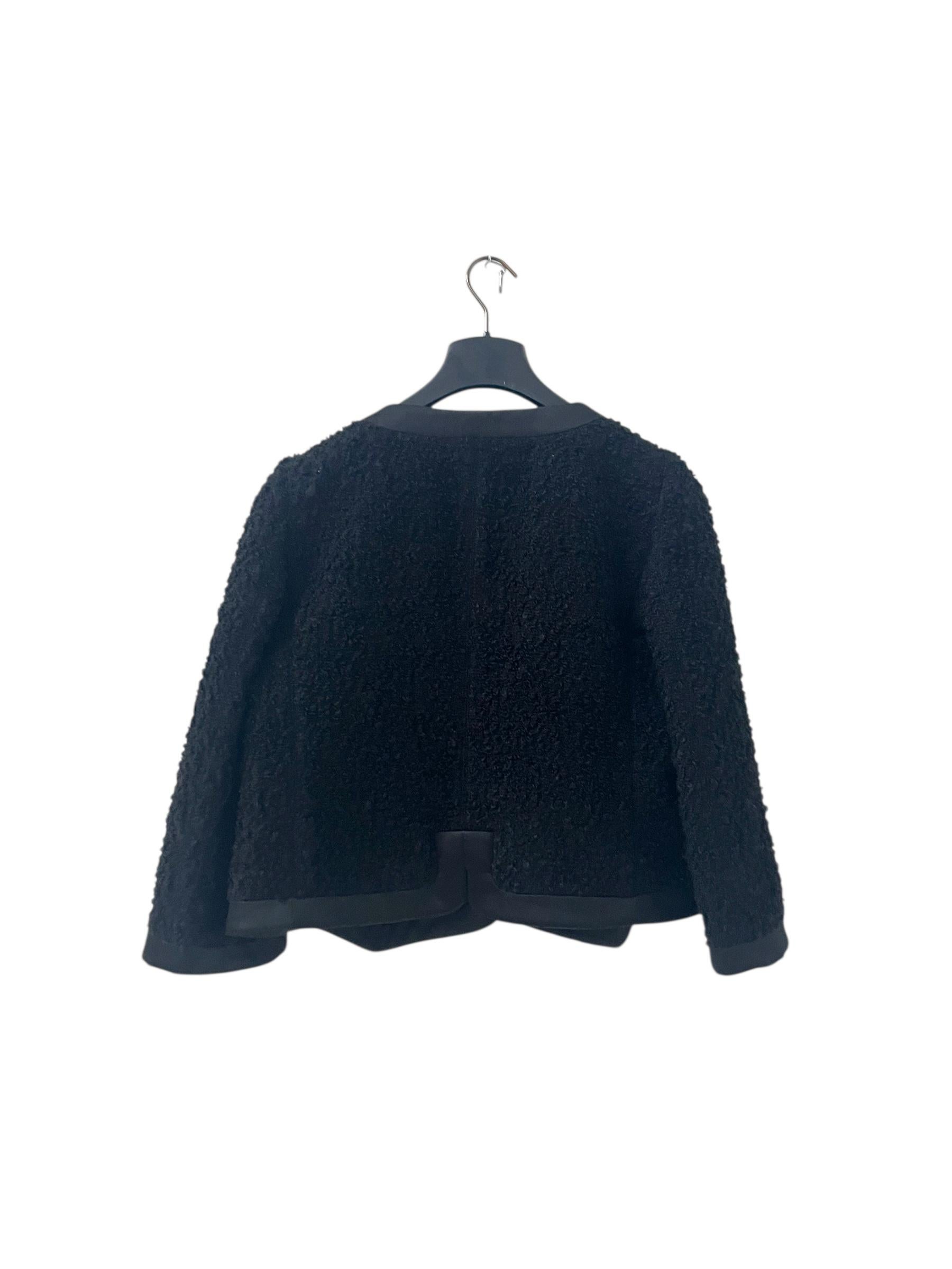 Armani Collezioni Black Bouclé Wool Blend Jacket with Satin Trim im Angebot 8