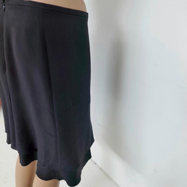 Armani Collezioni Black Crepe Midi Skirt with Double Scalloped Hem, IT 42 en venta 9