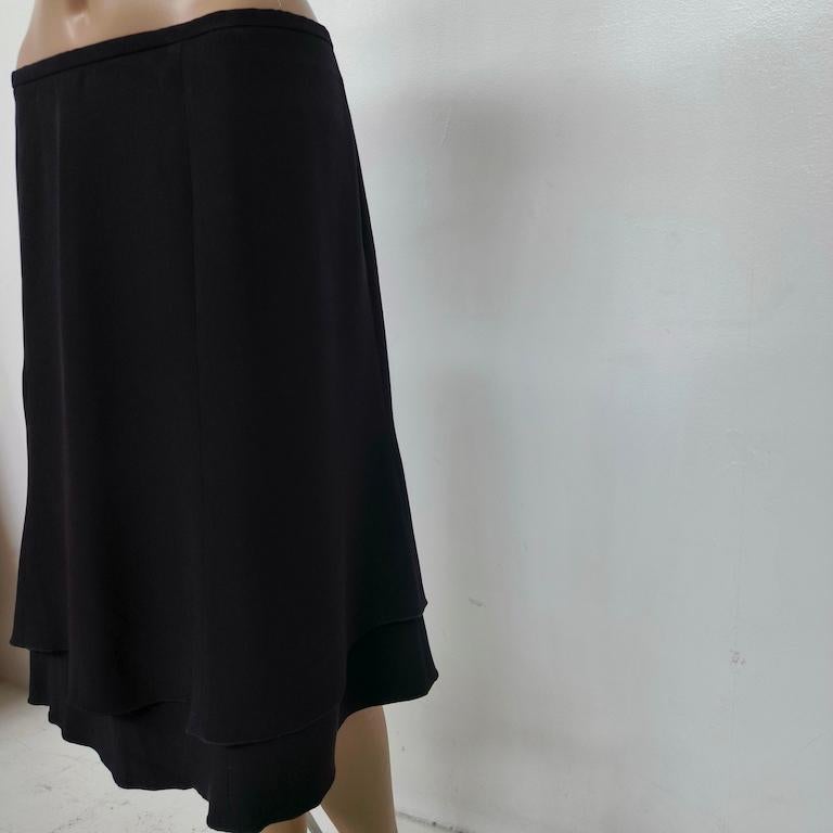 Armani Collezioni Black Crepe Midi Skirt with Double Scalloped Hem, IT 42 en venta 2