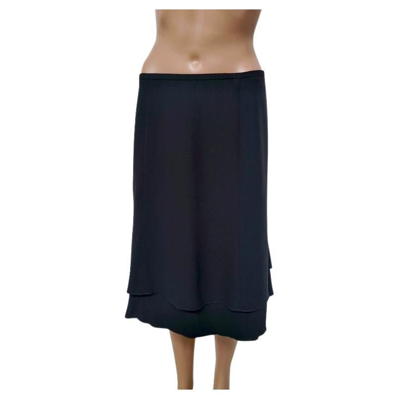 Armani Collezioni Black Crepe Midi Skirt with Double Scalloped Hem, IT 42 en venta