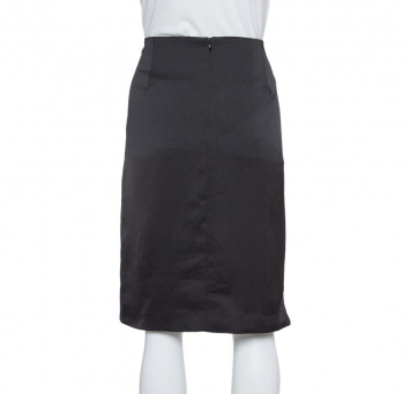 Armani Collezioni Black Georgette Draped Knee Length Skirt L In Good Condition For Sale In Dubai, Al Qouz 2