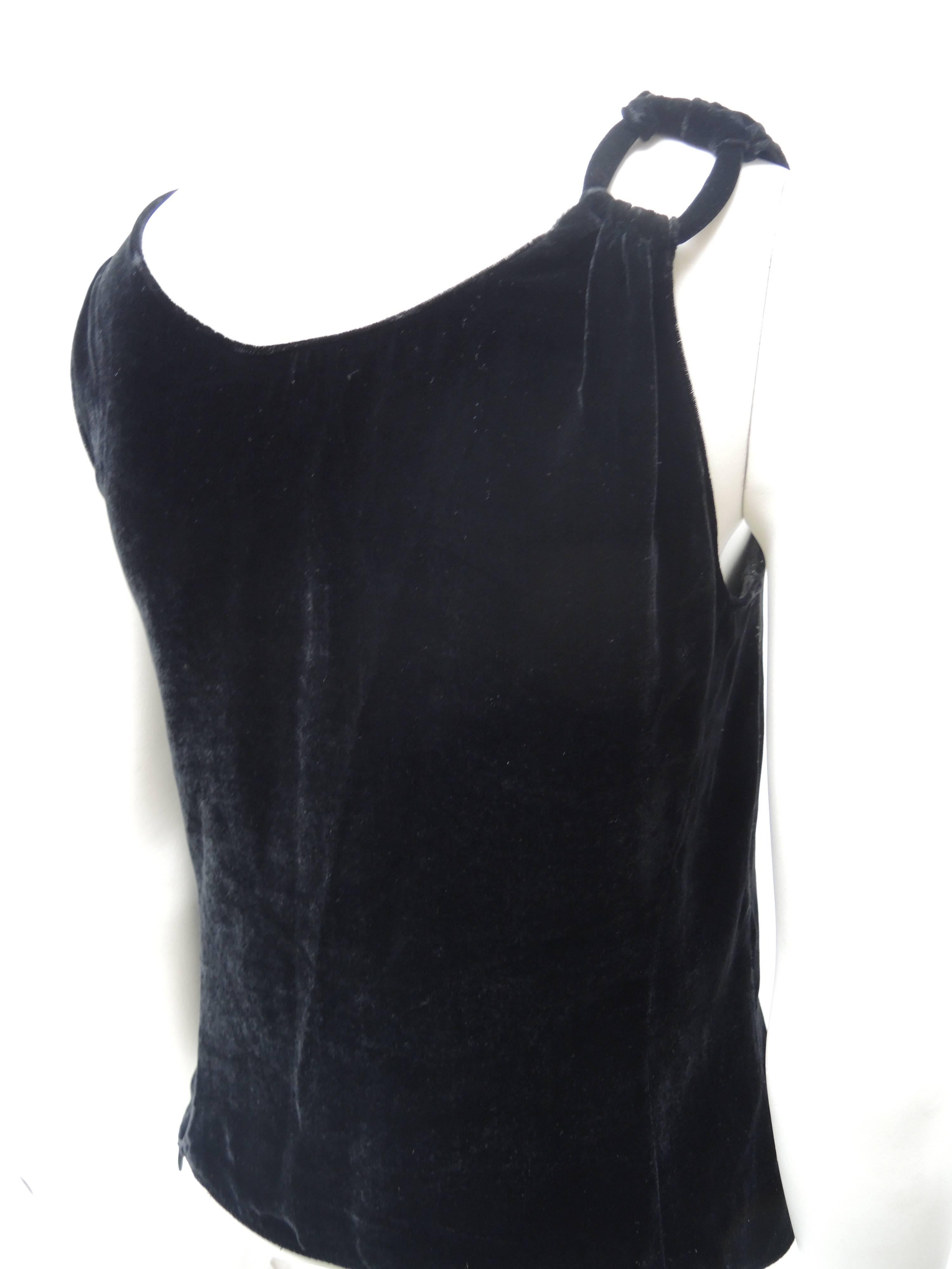 Armani Collezioni Black Velvet Sleeveless Top With Shoulder Detail (Schwarz) im Angebot