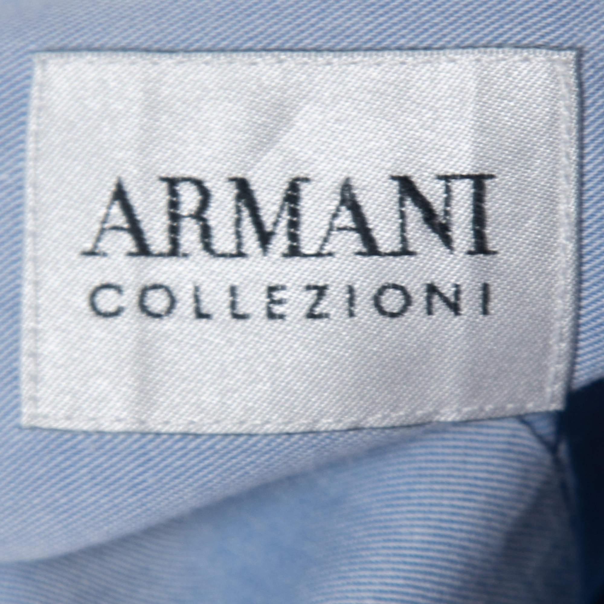 Armani Collezioni Camicia a maniche intere in cotone blu M. In condizioni buone in vendita a Dubai, Al Qouz 2