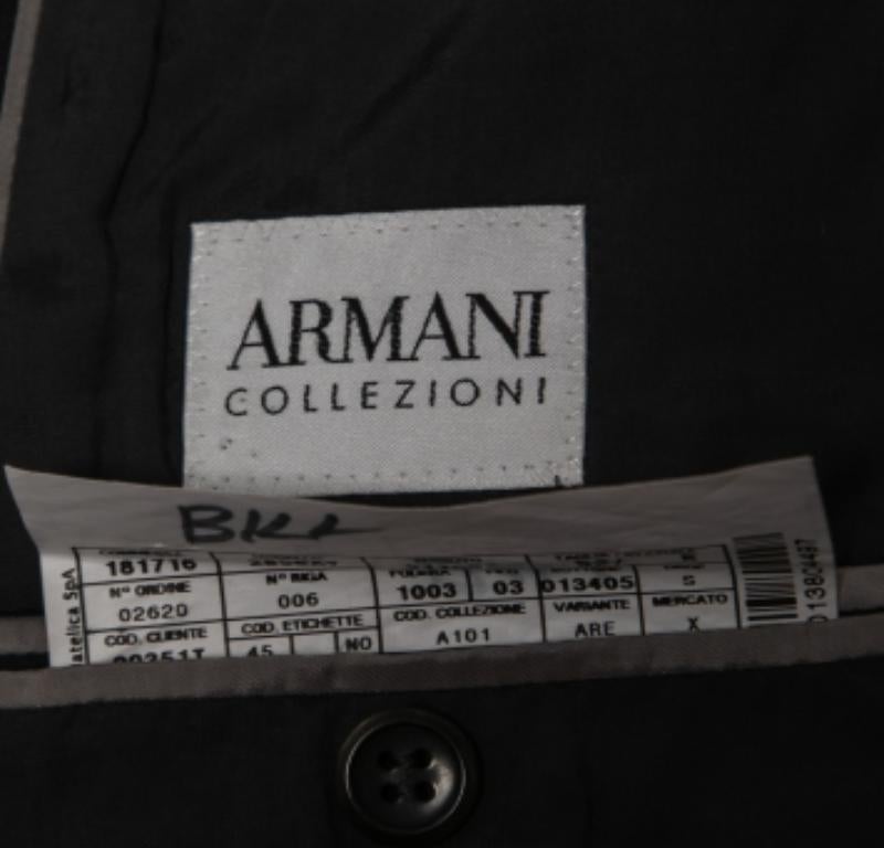 Armani Collezioni Blazer croisé en laine gris anthracite XL Bon état - En vente à Dubai, Al Qouz 2