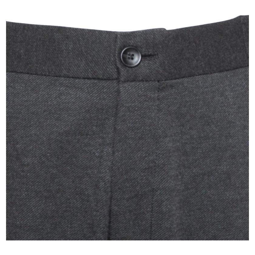 Armani Collezioni Dark Grey Knit Striped Pattern Tapered Trousers 3XL In Good Condition For Sale In Dubai, Al Qouz 2
