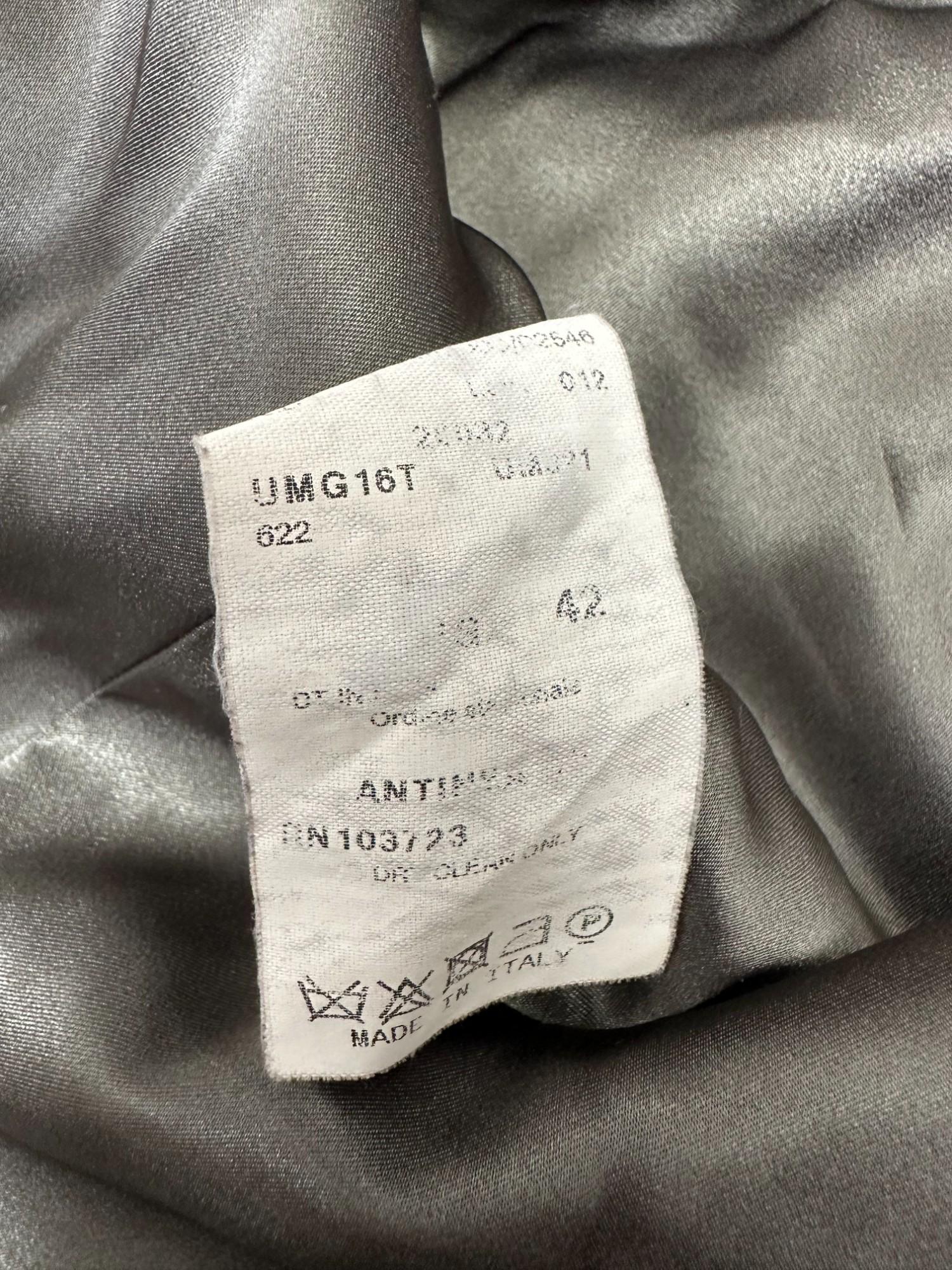 Chaqueta abotonada marrón Armani Collezioni F/W 2003. en venta 4