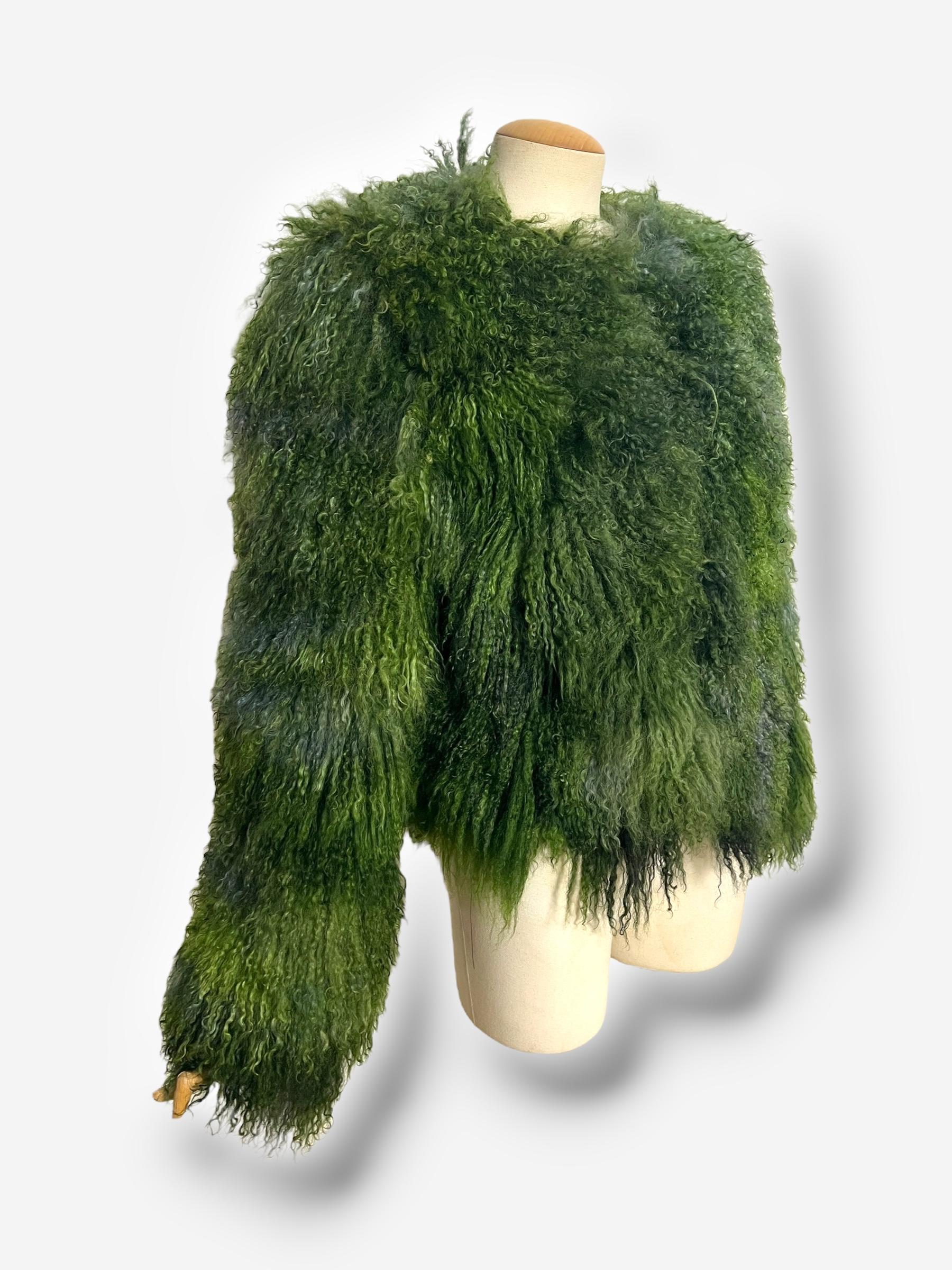 Noir Armani Collezioni Manteau en fourrure de mouton vert, automne/hiver 2001 en vente