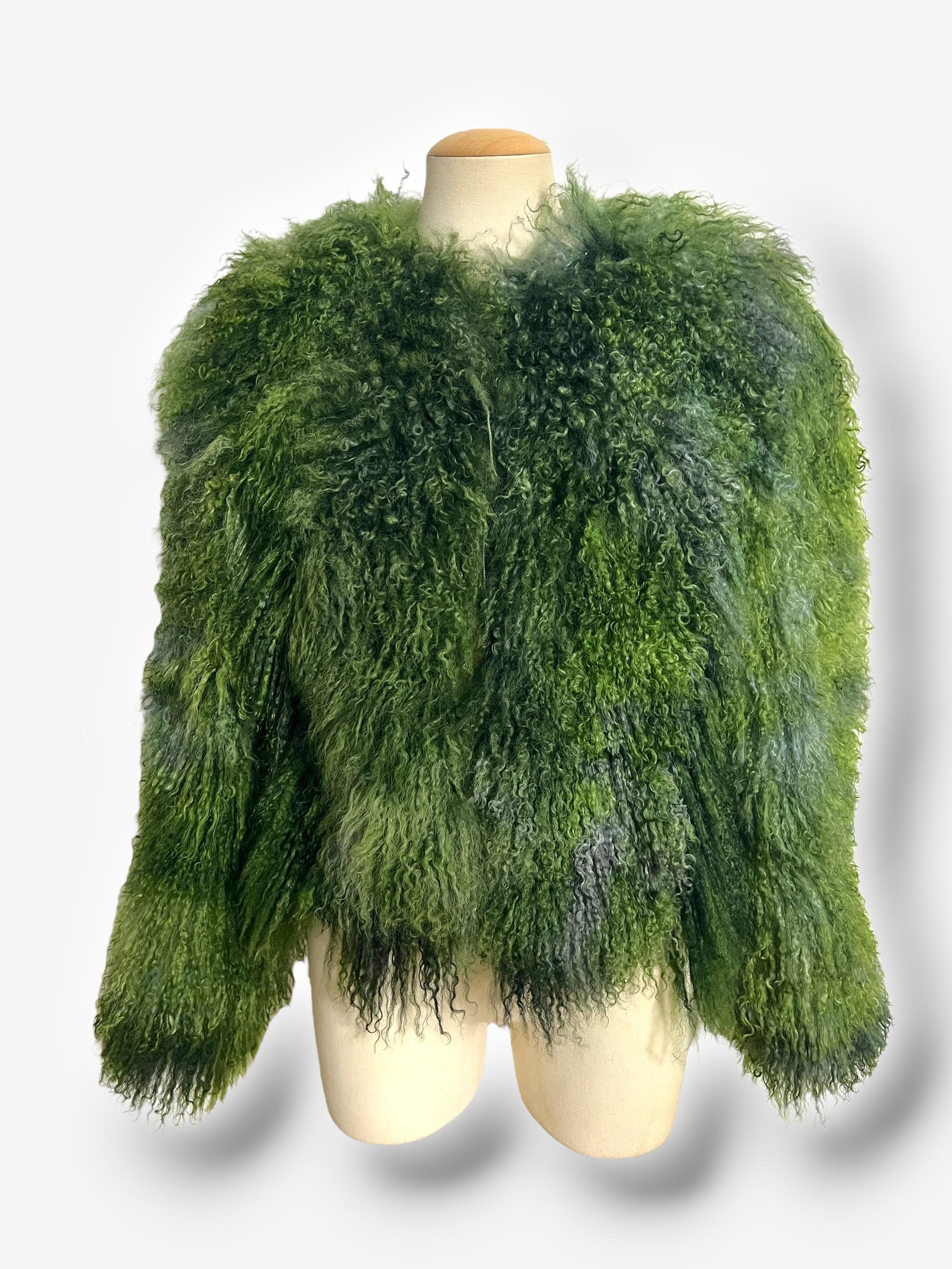 Armani Collezioni Manteau en fourrure de mouton vert, automne/hiver 2001 en vente 1