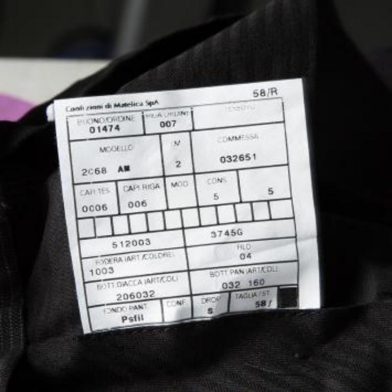 Armani Collezioni Pantaloni a righe grigie dal taglio regolare XXXL In condizioni buone in vendita a Dubai, Al Qouz 2