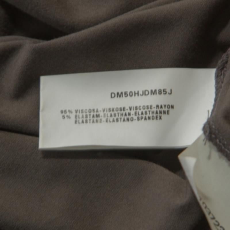 Armani Collezioni Grey Stretch Knit Sleeveless Top L In condizioni buone in vendita a Dubai, Al Qouz 2