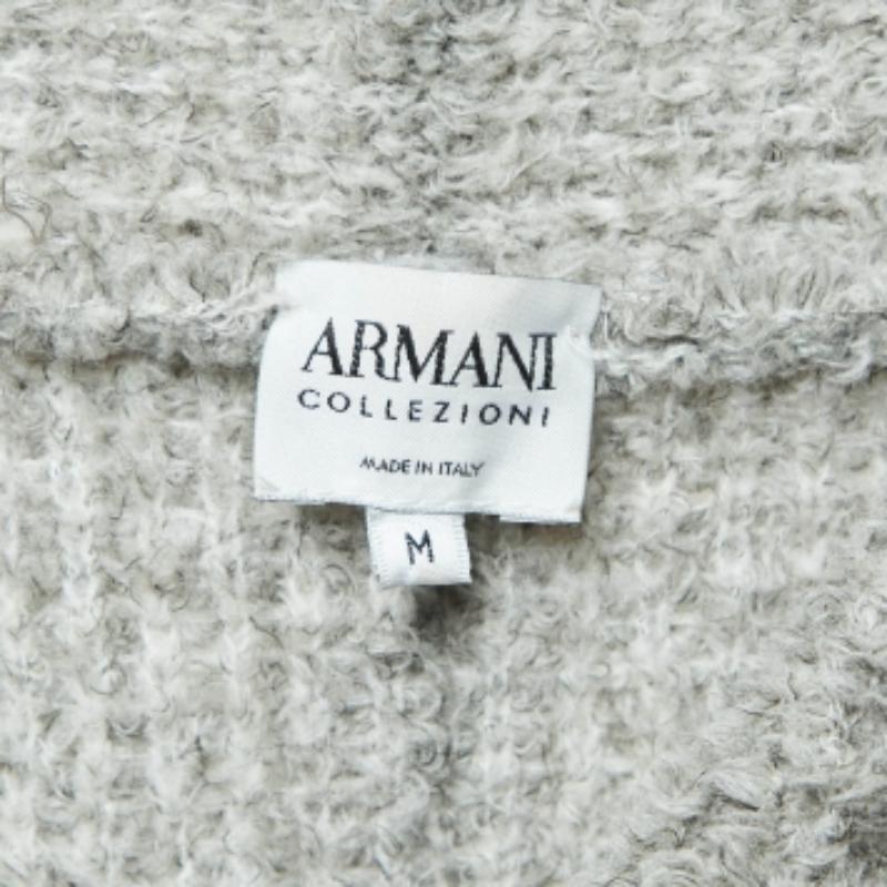 Armani Collezioni Pull boutonné en laine grise M. Bon état - En vente à Dubai, Al Qouz 2
