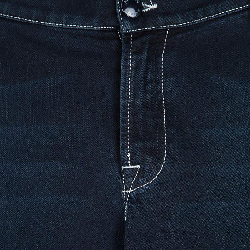 Armani Collezioni Indigo Dark Wash Faded Effect Denim Jeans L In Good Condition For Sale In Dubai, Al Qouz 2