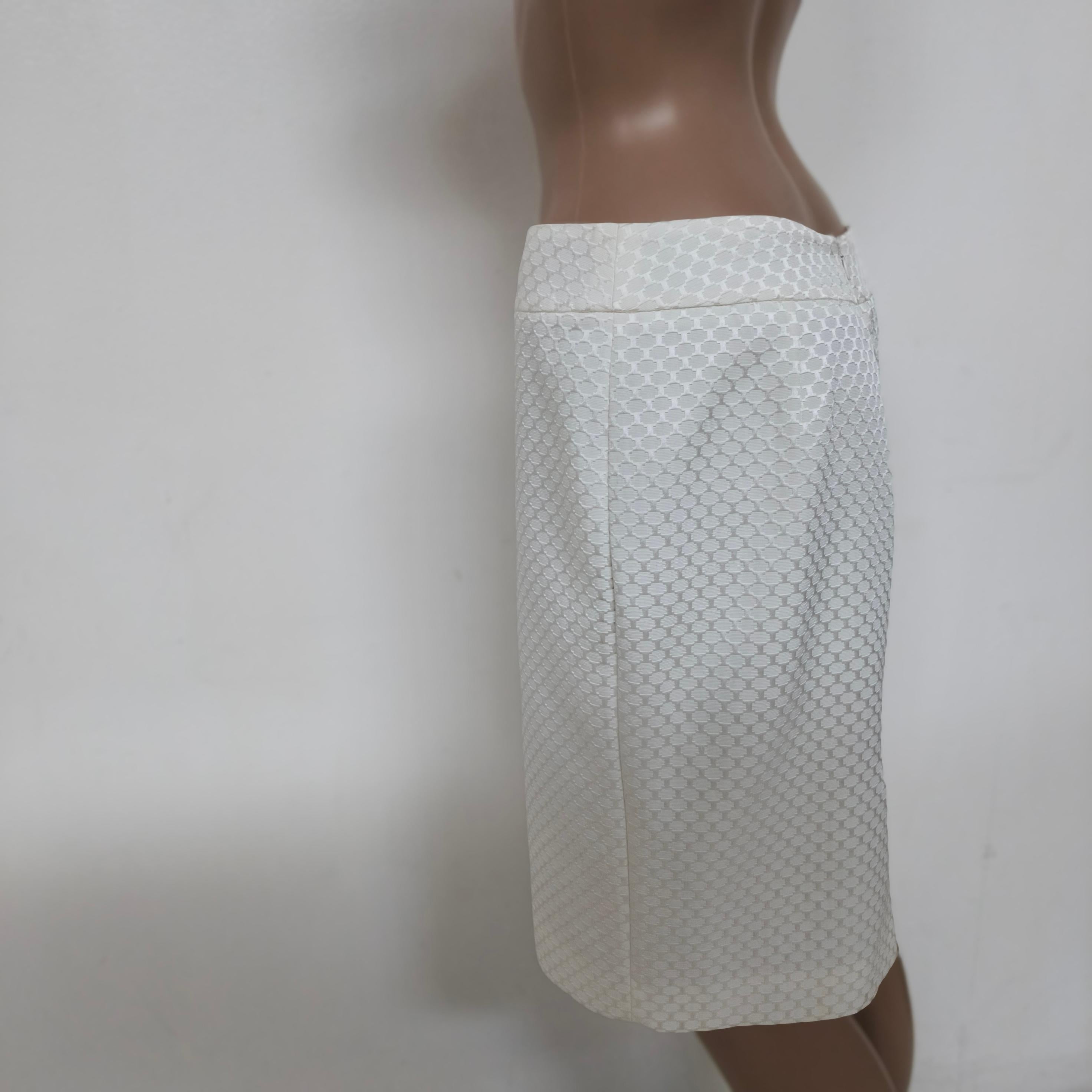Armani Collezioni Ivory Viscose-Blend Brocade Skirt Suit – IT 44 (US 10) in vendita 8