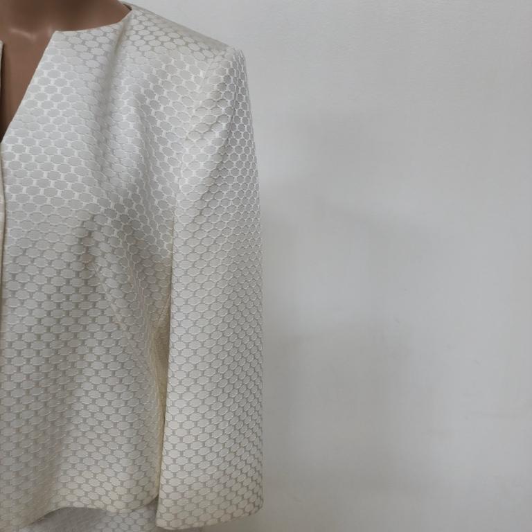 Armani Collezioni Ivory Viscose-Blend Brocade Skirt Suit – IT 44 (US 10) in vendita 1