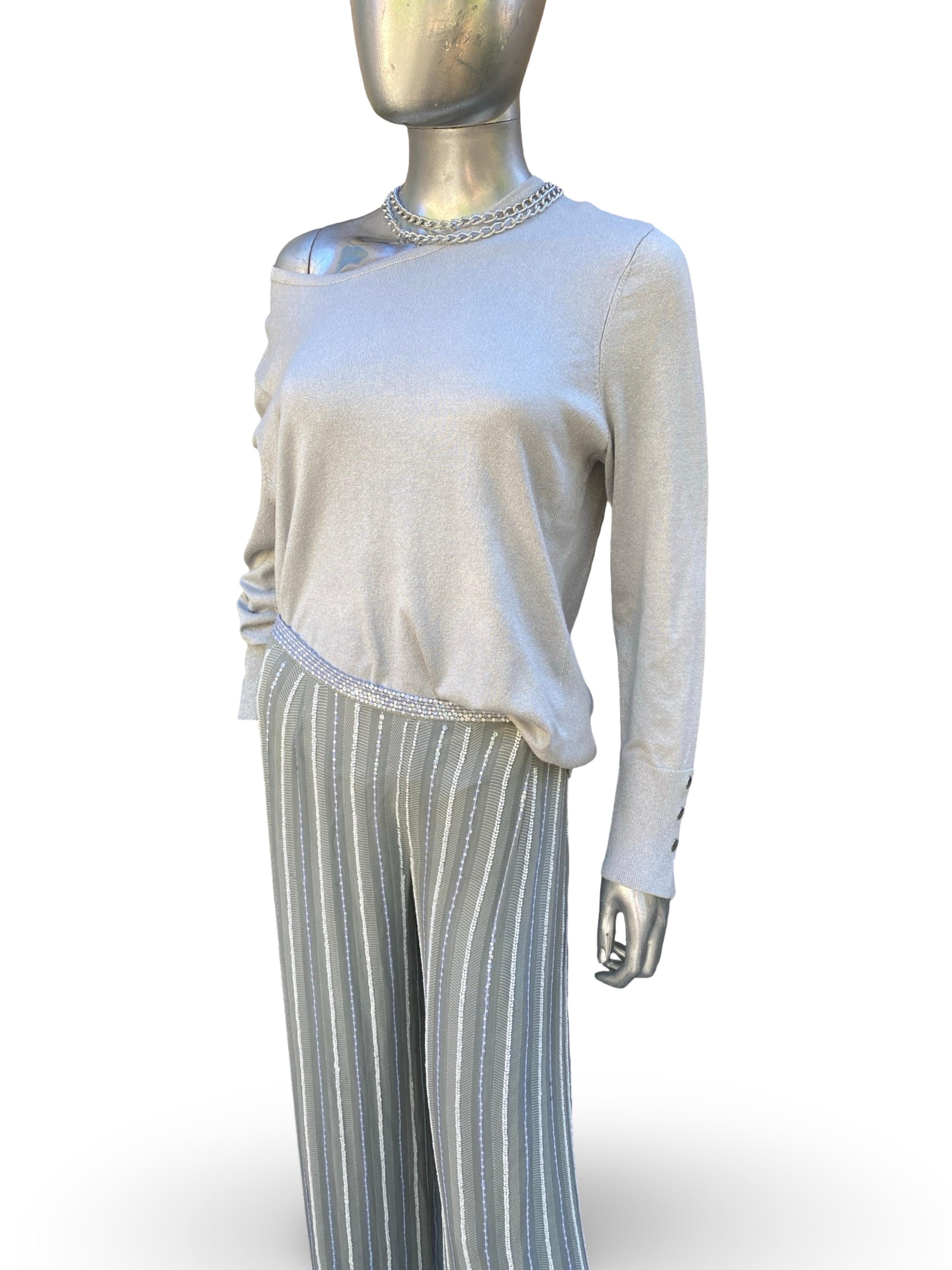 Armani Collezioni NWT Pantaloni a righe argento con perline e top in maglia lurex taglia 8 in vendita 1