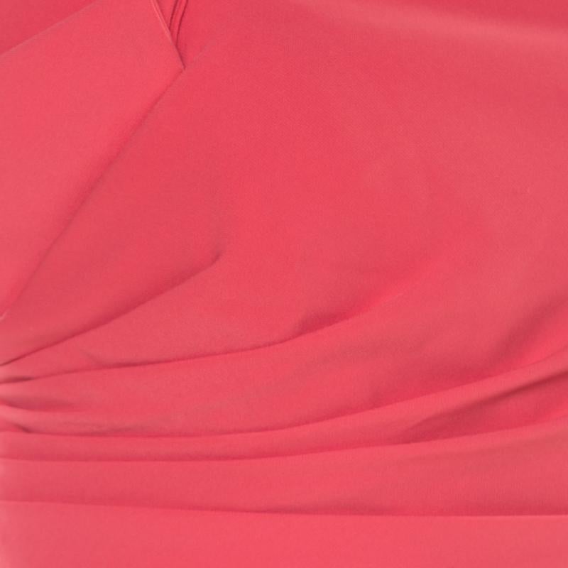 Armani Collezioni Salamander Rosa Abendkleid mit einer Schulter und Kreppbesatz  Kittel M im Zustand „Gut“ im Angebot in Dubai, Al Qouz 2