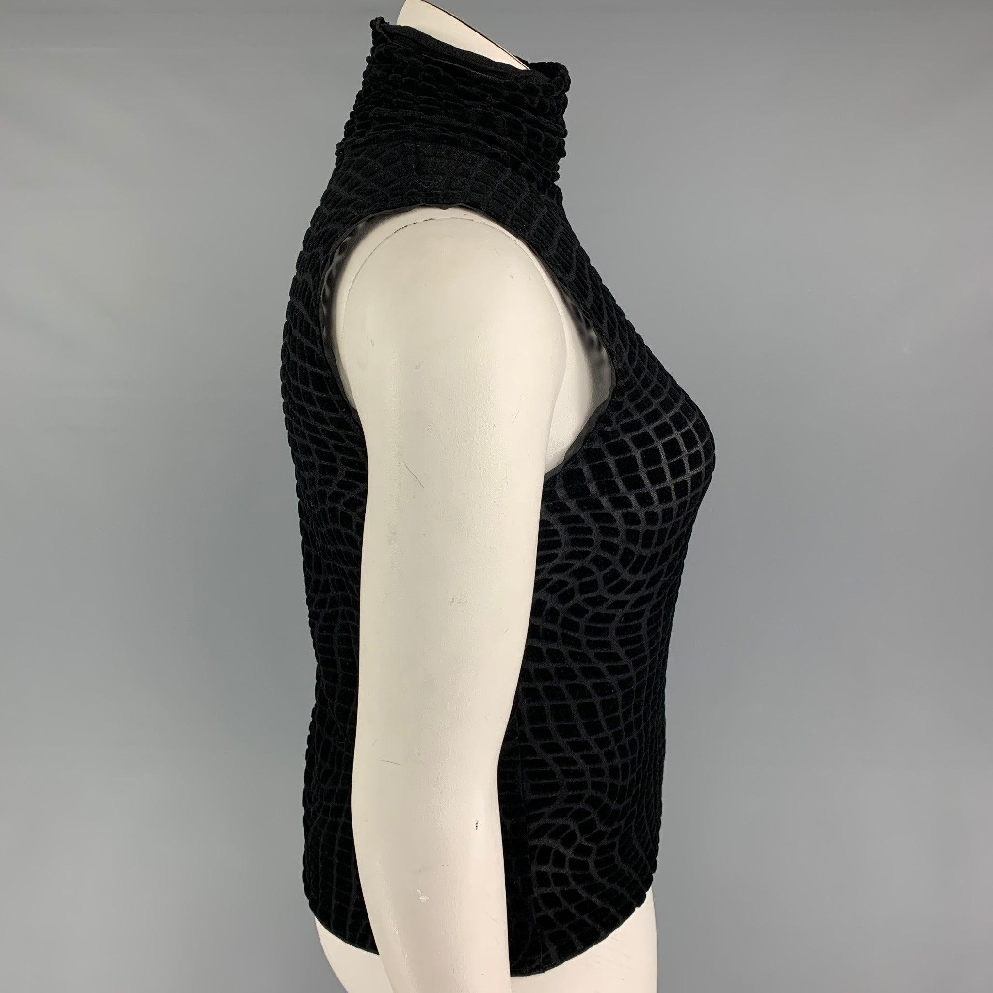 ARMANI COLLEZIONI top comes in a black textured cotton / polyamide featuring a sleeveless style, turtleneck, and a back zipper closure. Made in Italy.
 Very Good
 Pre-Owned Condition. 
 

 Marked:  12 
 

 Measurements: 
  
 Shoulder: 13.5 inches