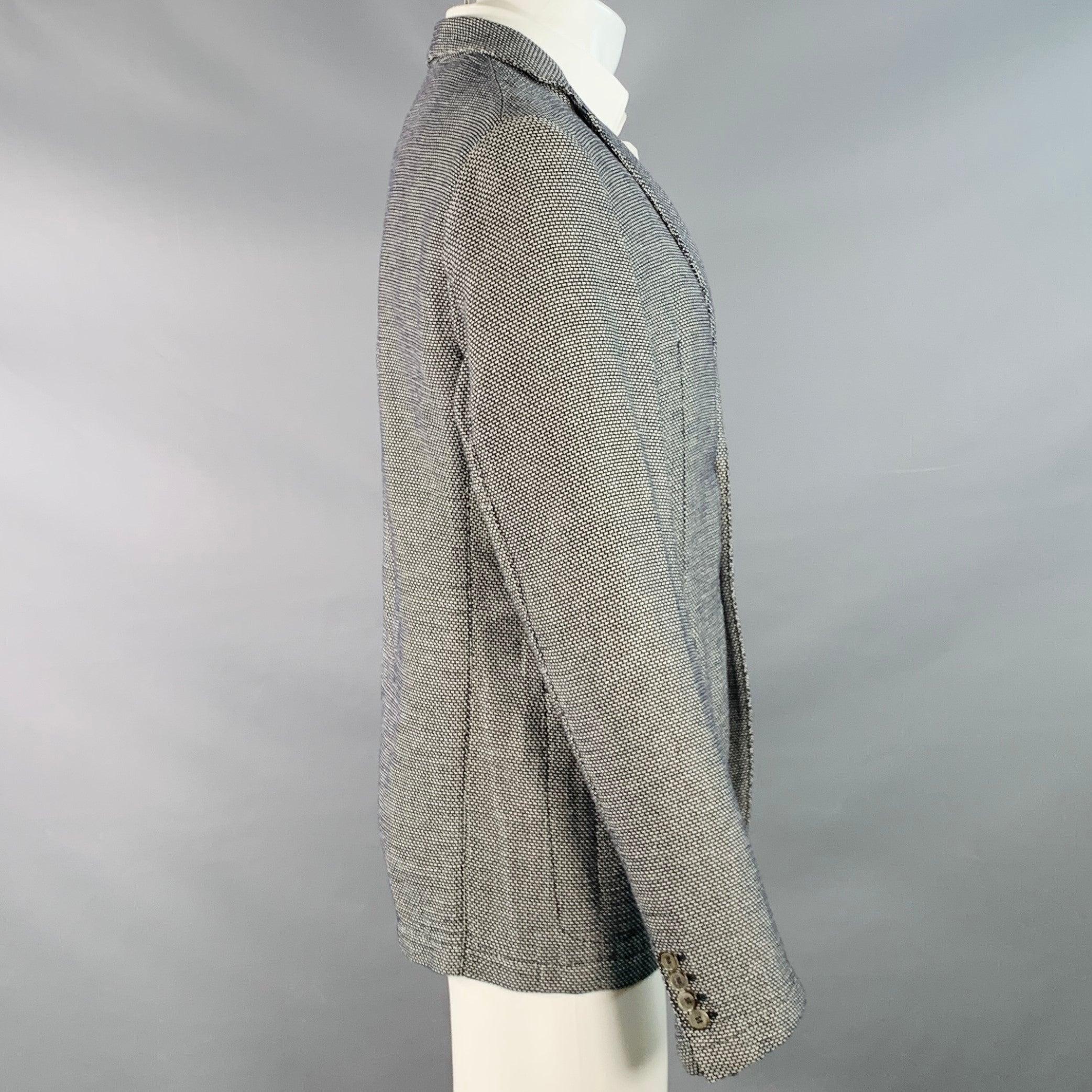ARMANI COLLEZIONI Size 40 Black White Textured Polyester Blend Sport Coat In Excellent Condition For Sale In San Francisco, CA