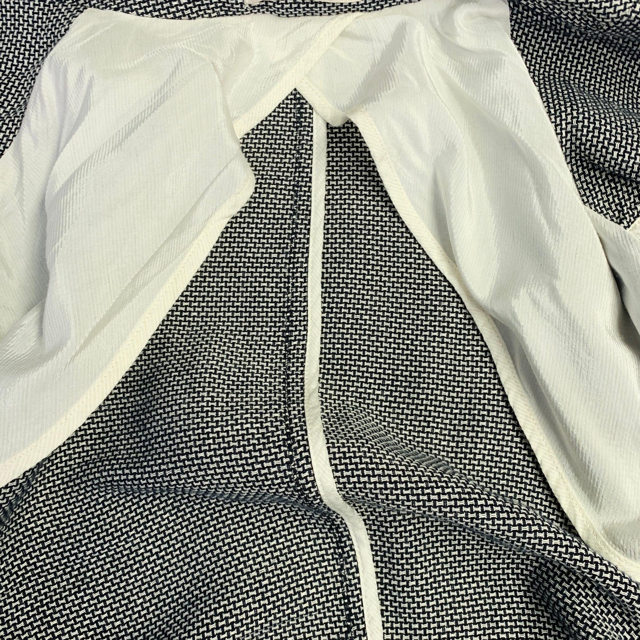 ARMANI COLLEZIONI Size 40 Black White Textured Polyester Blend Sport Coat For Sale 3