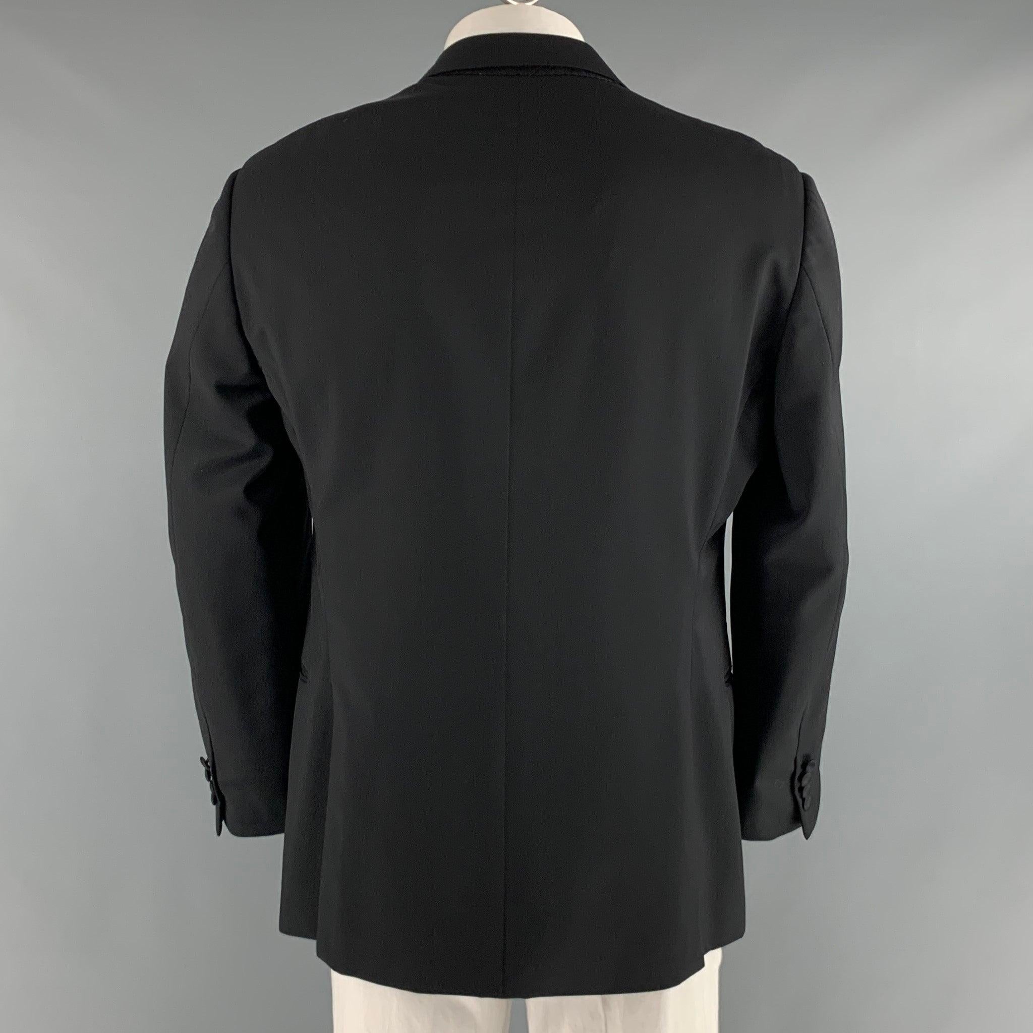 ARMANI COLLEZIONI Size 44 Black Solid Wool Tuxedo Sport Coat In Excellent Condition For Sale In San Francisco, CA