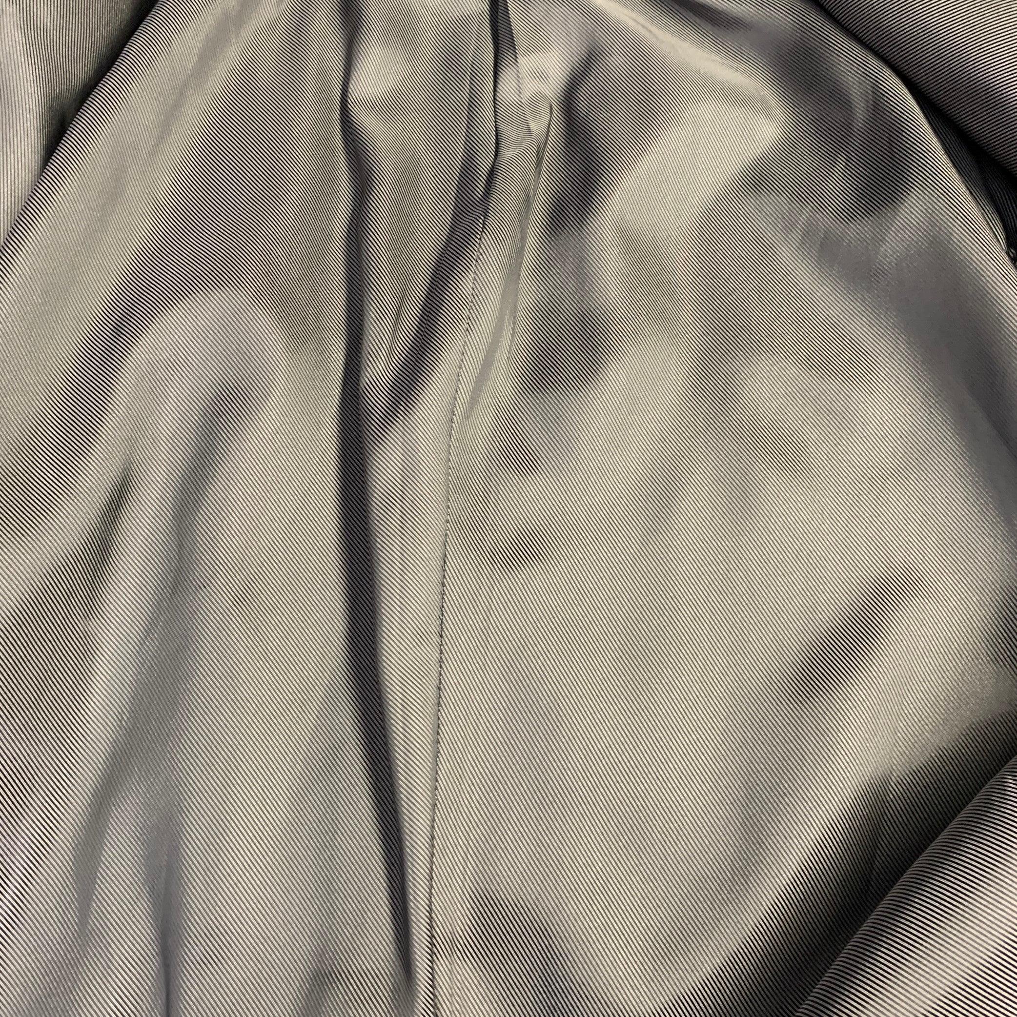 ARMANI COLLEZIONI Talla 46 Abrigo largo de deporte de terciopelo burdeos y rayón de seda en venta 3