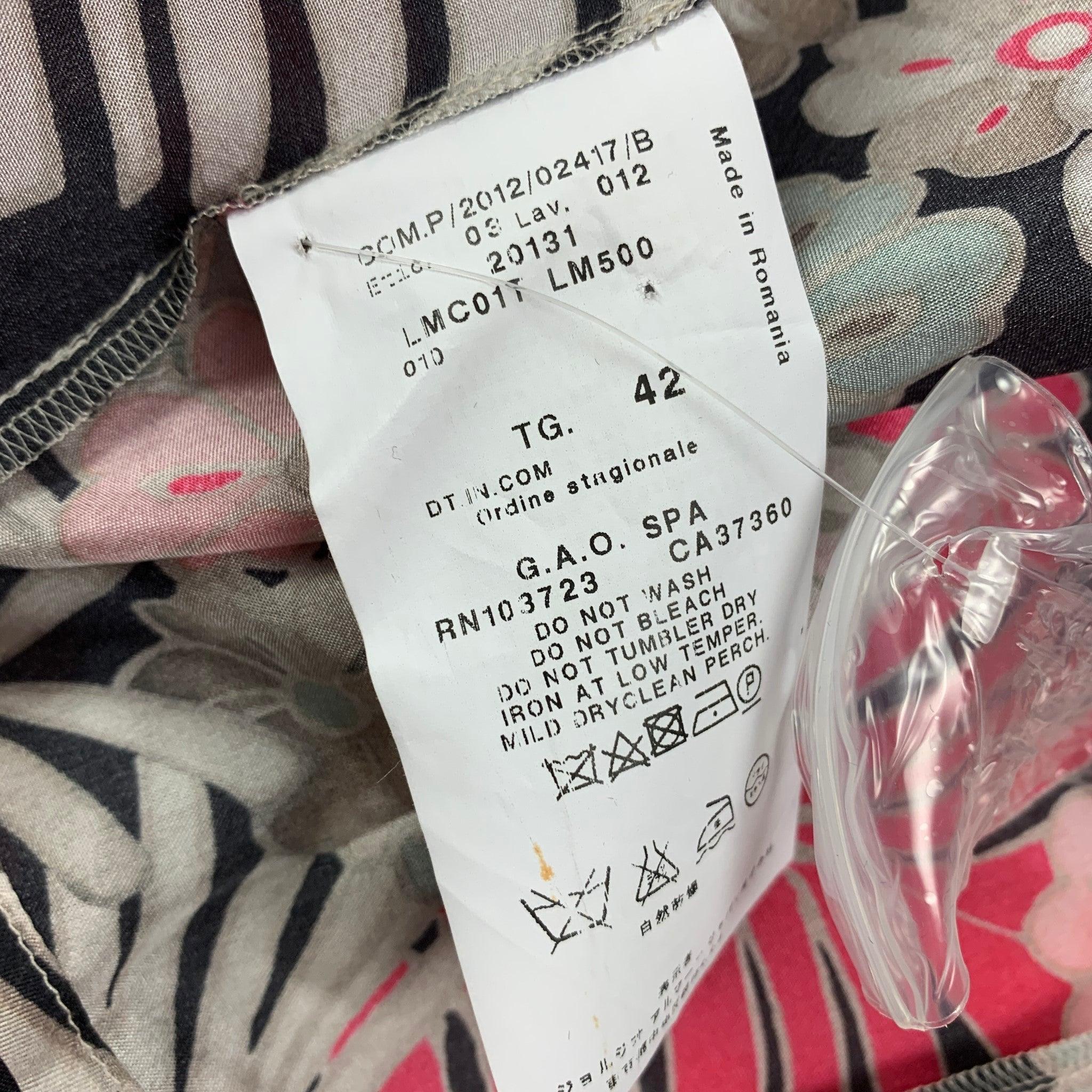 ARMANI COLLEZIONI Size 6 Multi-Color Silk Floral Long Sleeve Casual Top In Good Condition For Sale In San Francisco, CA