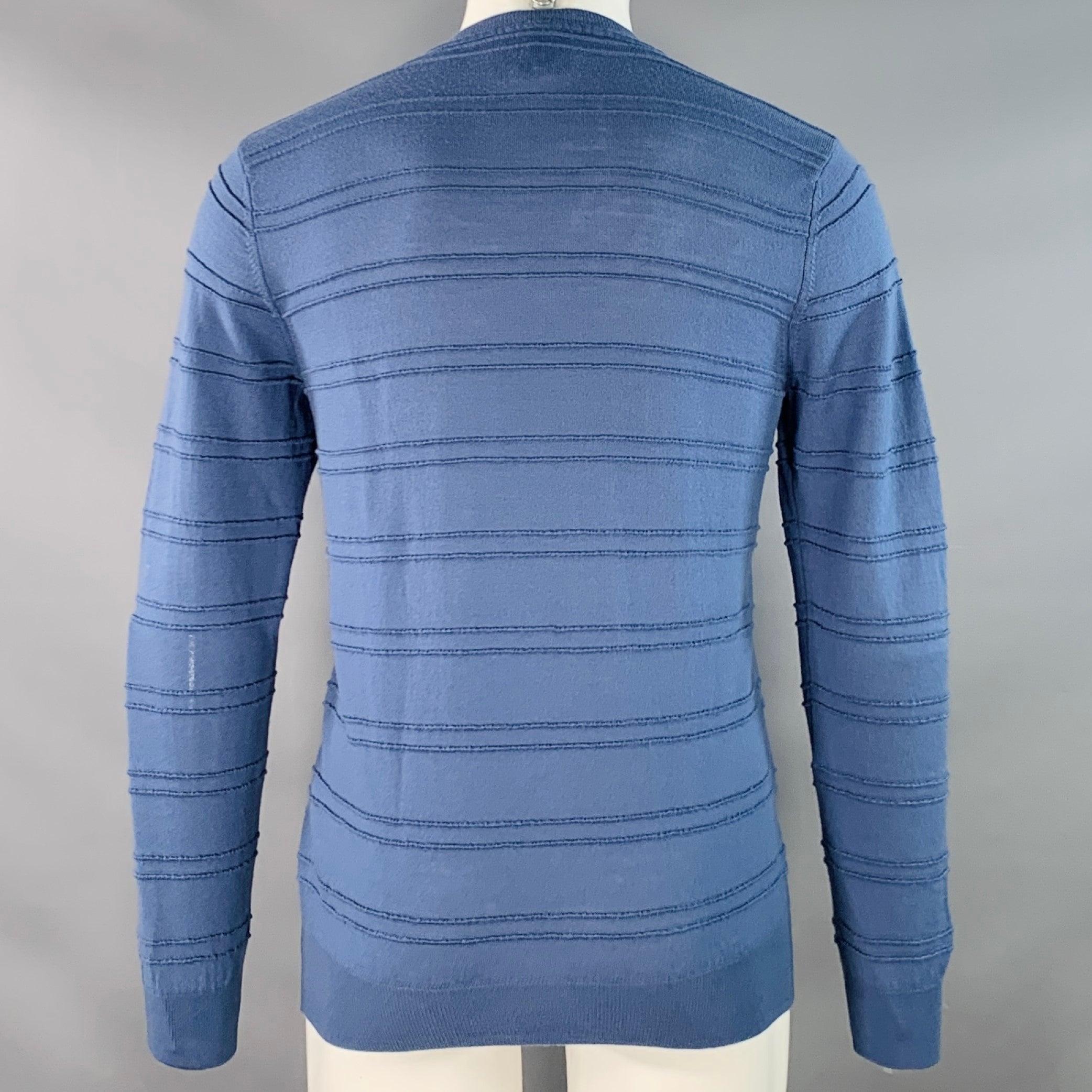 Blu ARMANI COLLEZIONI Taglia M Pullover con scollo a V in lana vergine blu testurizzata in vendita