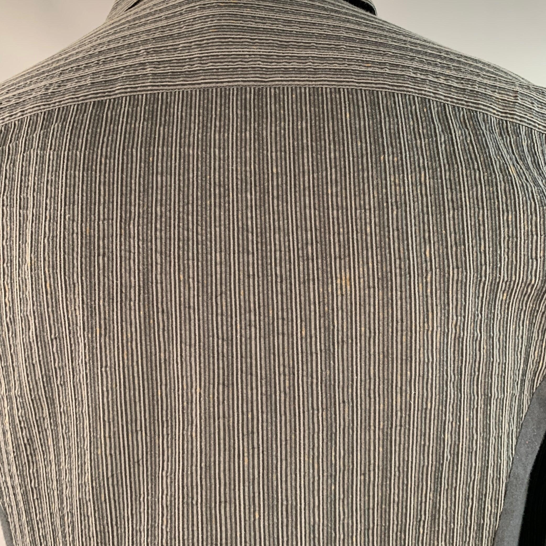 ARMANI COLLEZIONI Taglia S Grigio Nero Seersucker a righe in misto cotone a maniche lunghe in vendita 1