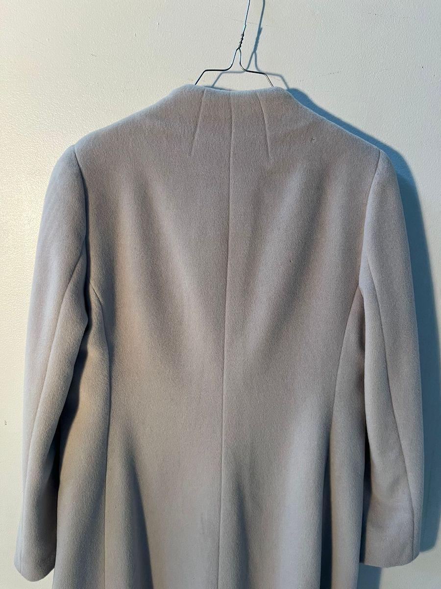 Armani Collezioni Soft Wool-Cashmere Draped Coat in vendita 2
