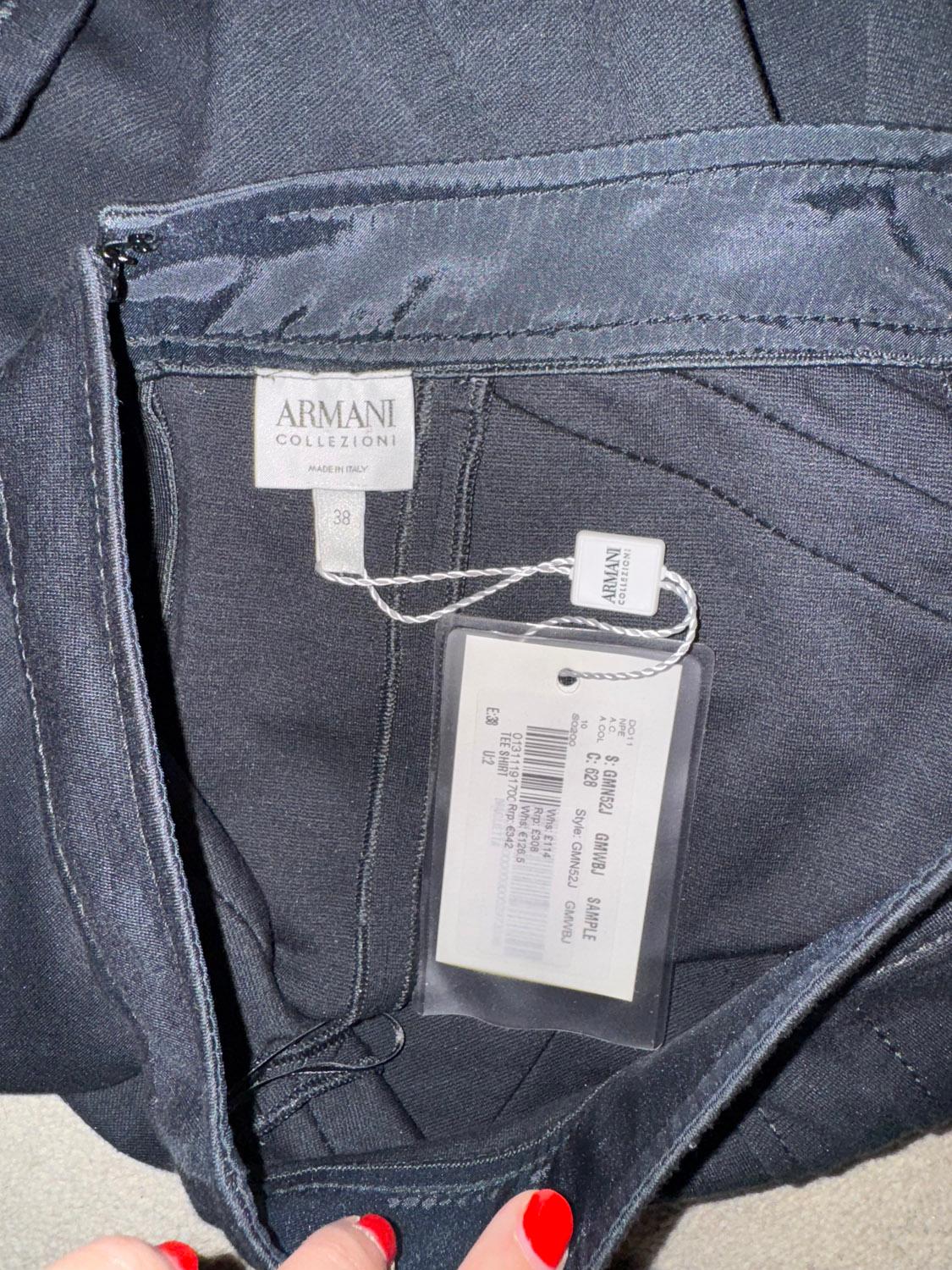 Armani Collezioni Falda Gris Acero Negro en venta
