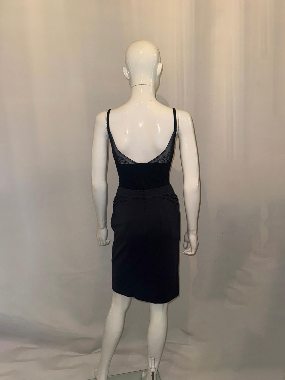 Armani Collezioni Falda Gris Acero en Bueno estado para la venta en London, GB
