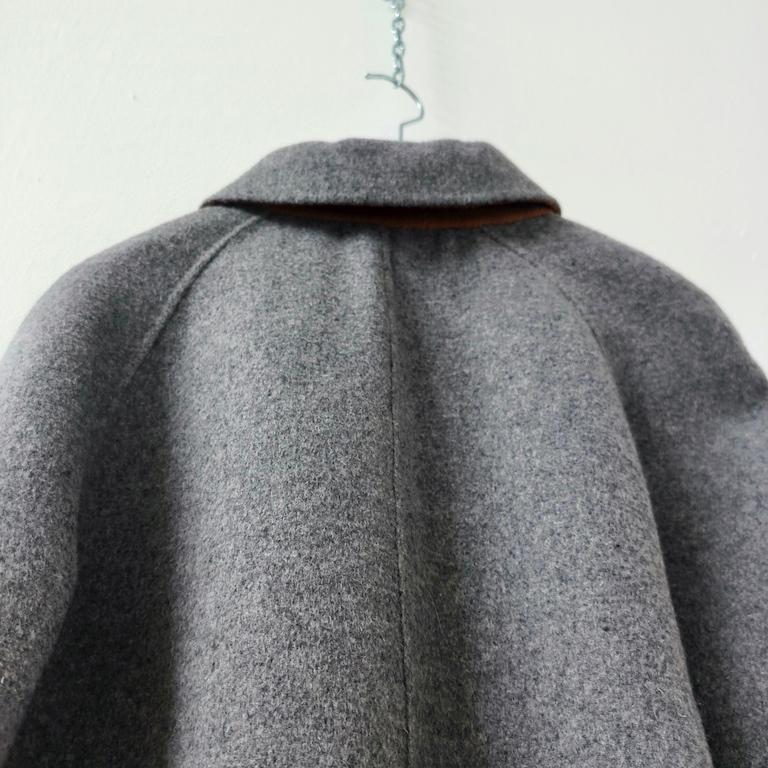 Armani Collezioni two-tone grey wool short coat with patch pockets (IT 44 / US 8 in vendita 6