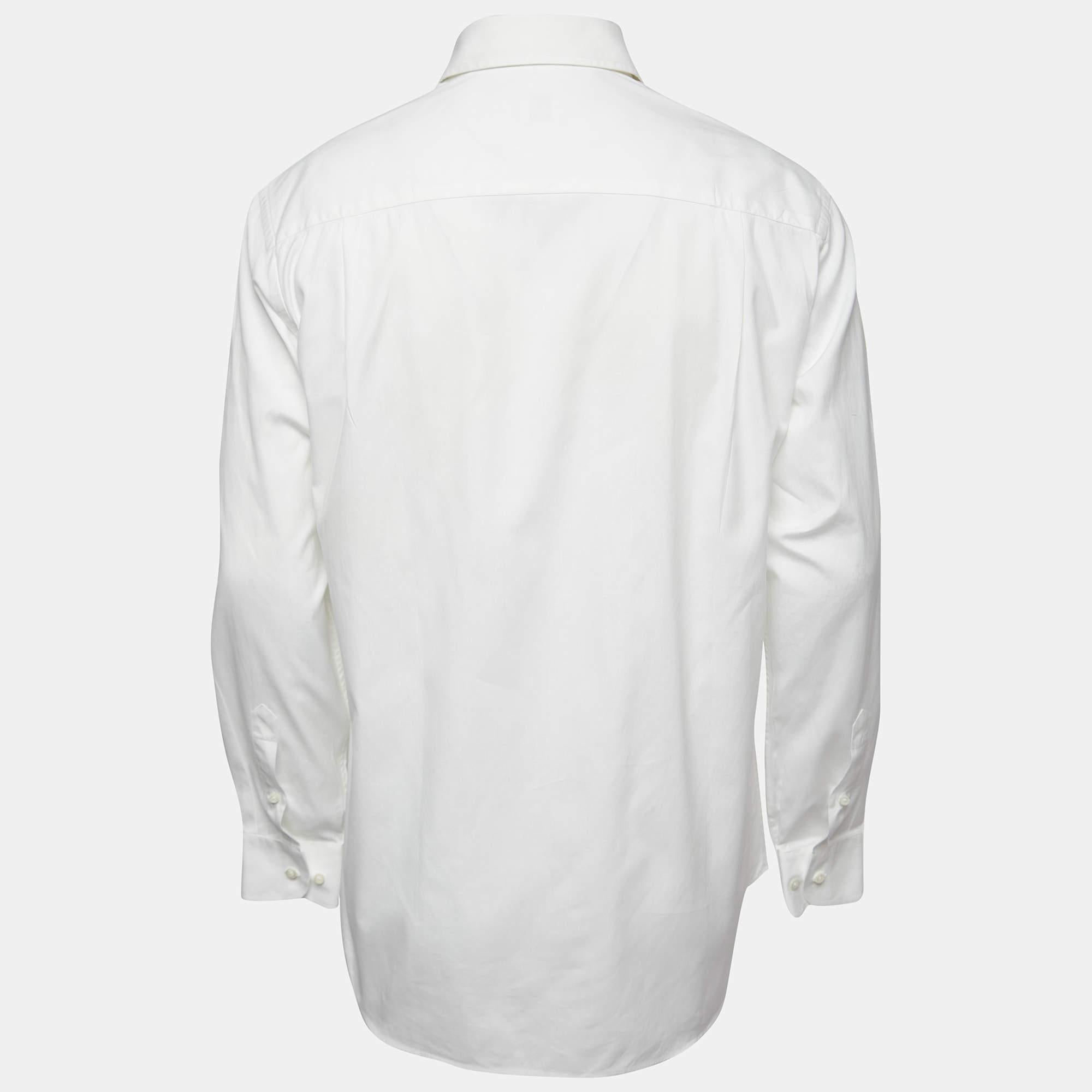 Shirts are an indispensable part of a wardrobe so this brand brings you a creation that is both versatile and stylish. It has been tailored from quality material in a versatile shade. The shirt is detailed with signature elements and a comfortable