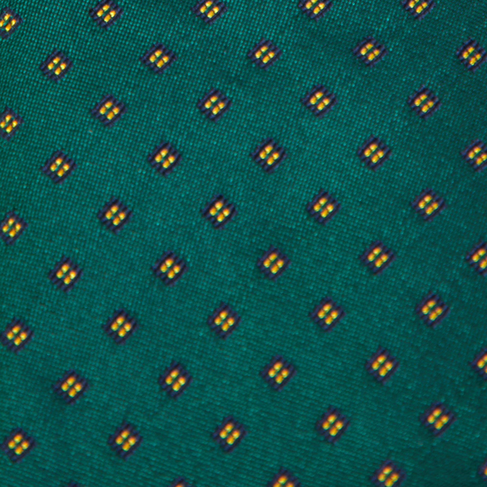 This tie is a perfect formal accessory that has a sharp and modern appeal. Made from luxurious materials it features intricate patterns and the brand label is neatly stitched at the back. It is sure to add oodles of style to your blazers.