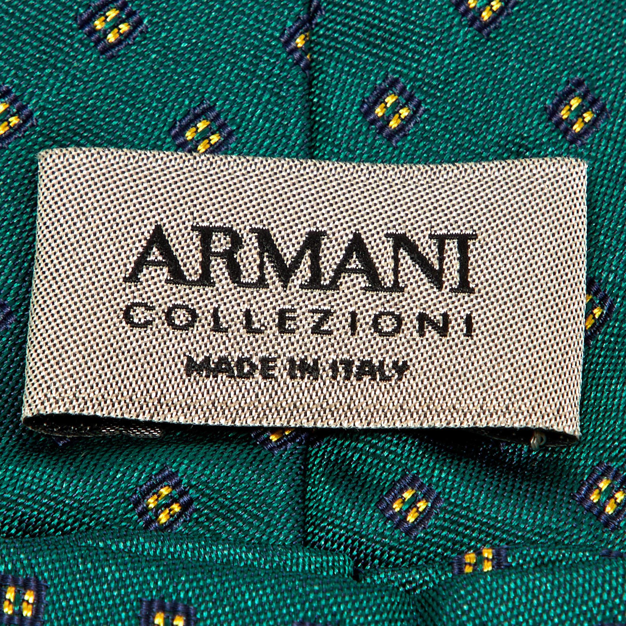 Armani Collezoni Green Jacquard Silk Tie In Excellent Condition In Dubai, Al Qouz 2