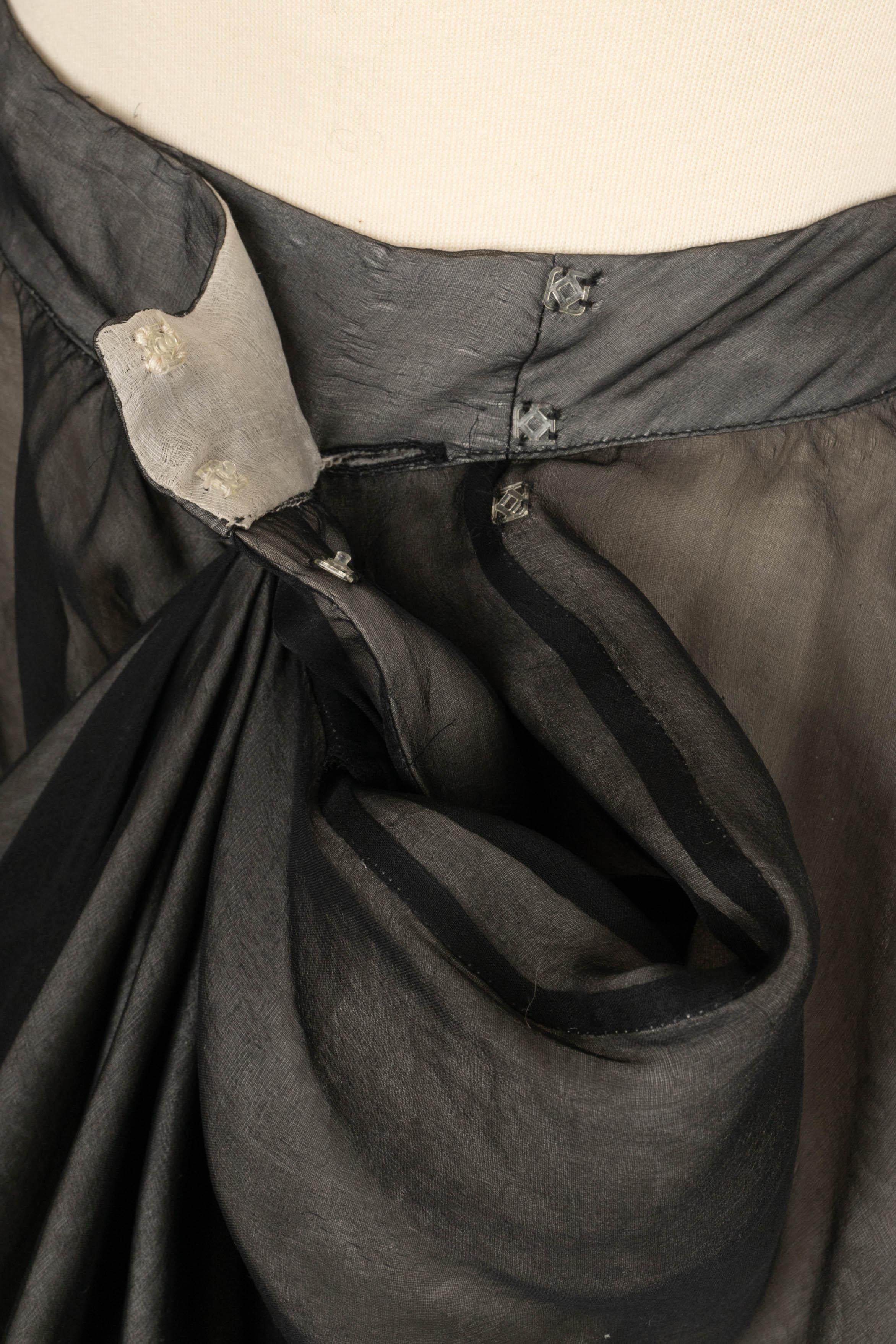 Armani muslin skirt In Good Condition In SAINT-OUEN-SUR-SEINE, FR