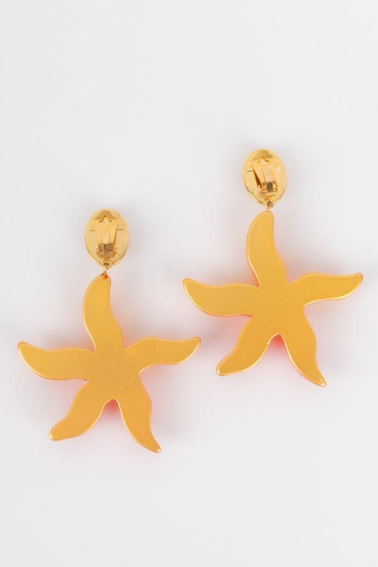 Armani Sea Star - Boucles d'oreilles à clip en métal doré en vente 1