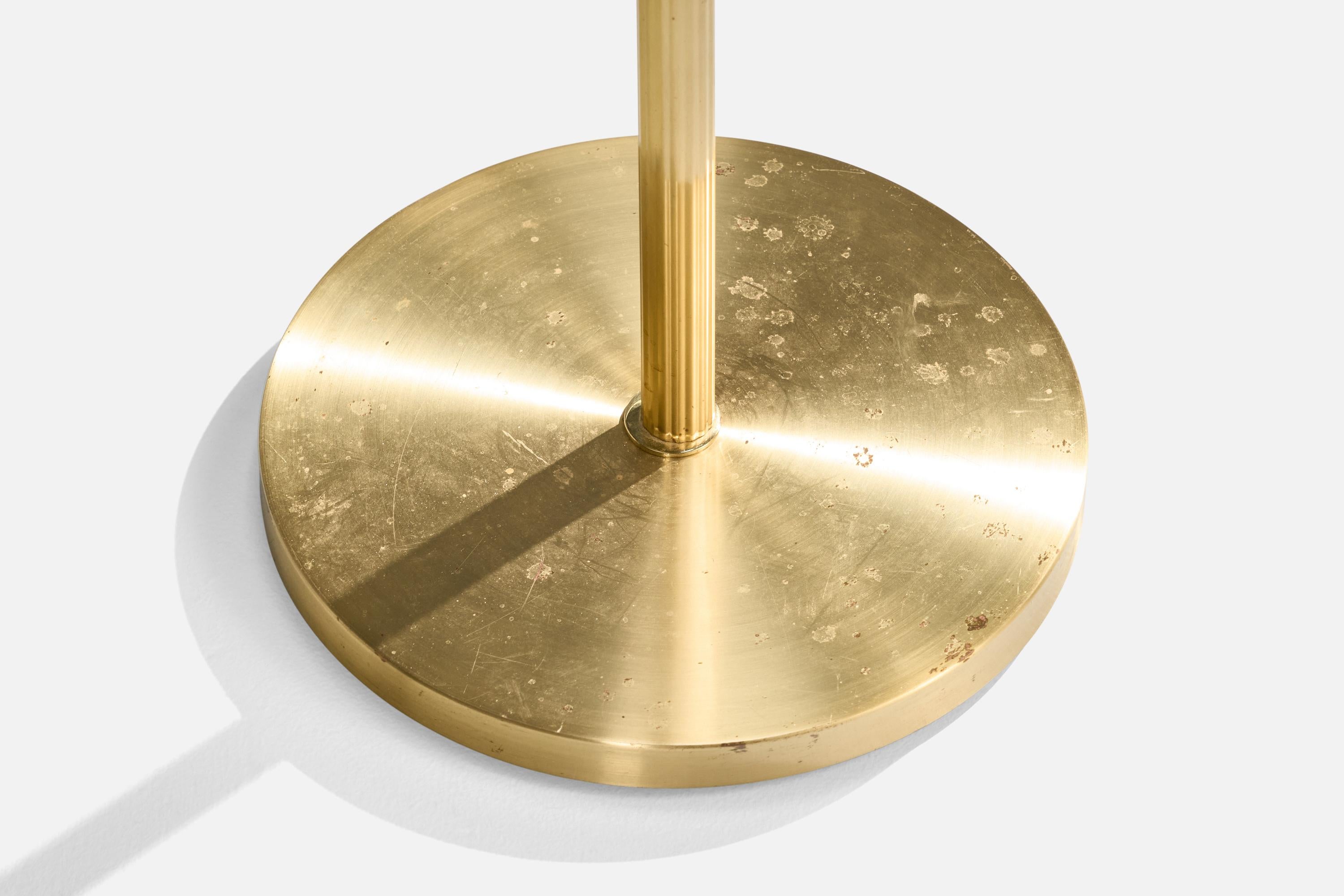 Mid-Century Modern Lampadaire Tibro d'Arturhantverk, laiton, tissu, Suède, années 1960 en vente